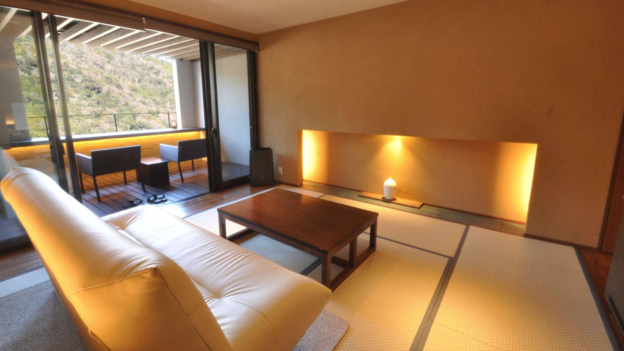 頂樓日西合璧式客房