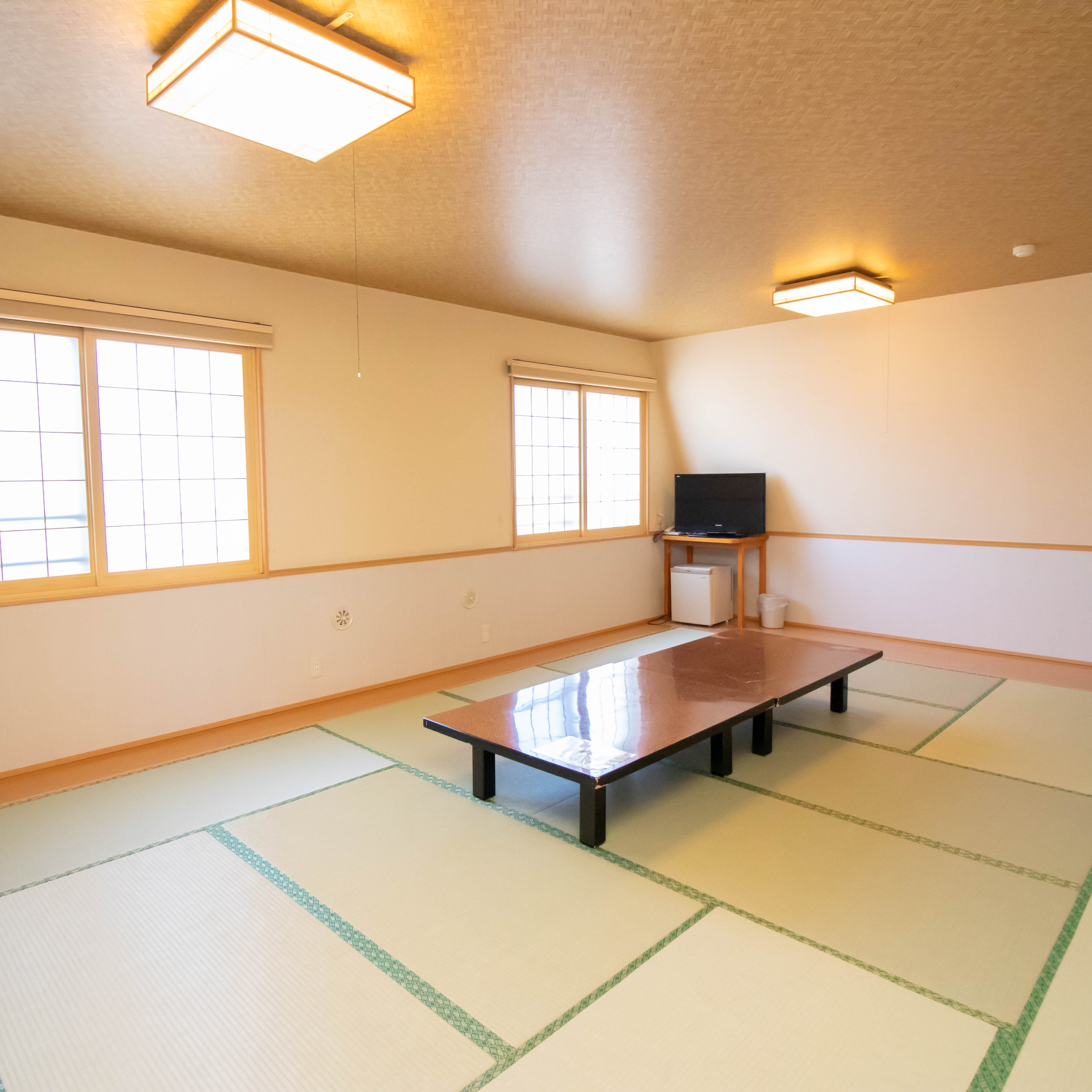 Japanese-style room 20 tatami mats