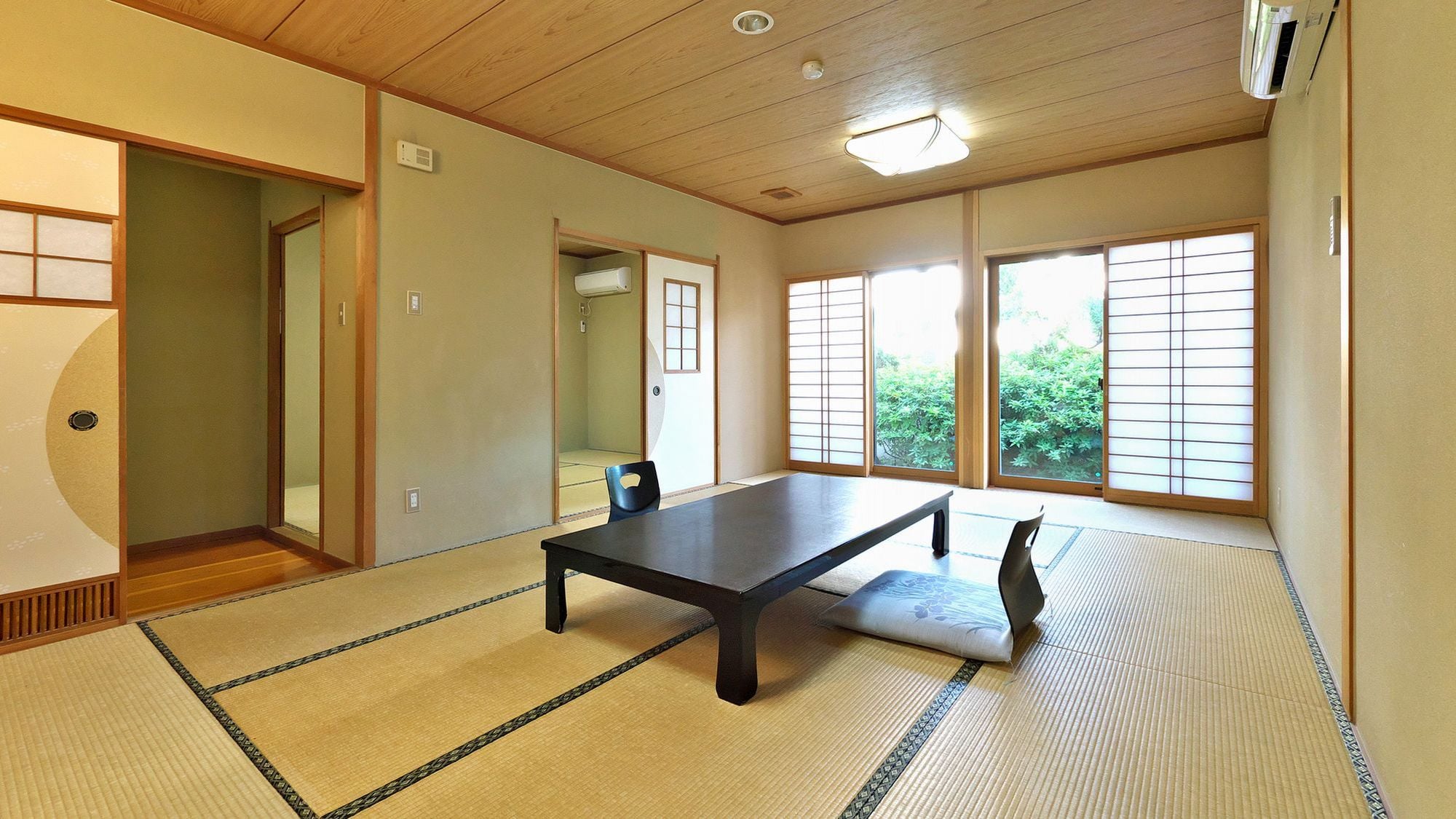 [Shirokabekan] Guest room * A relaxing space that conveys the warmth of a wooden structure.