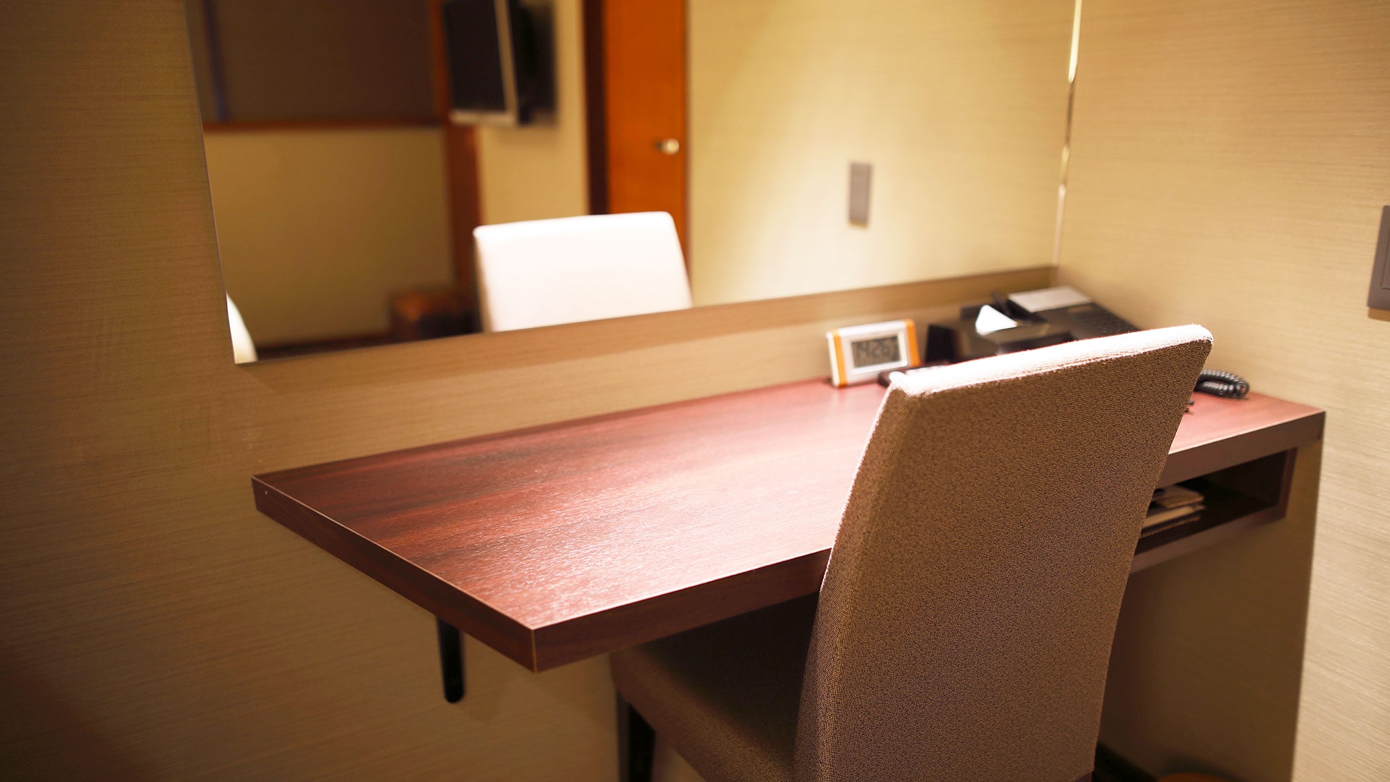 [Kamar Double Nyaman] | 15 meter persegi | Kapasitas: 2 orang