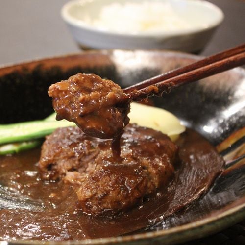 Hamburger made with A5 rank Kobe beef