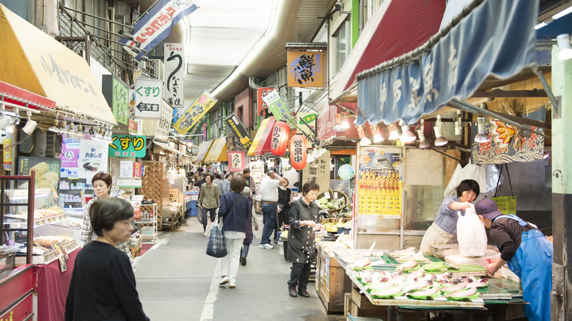 ・ Tanga Market with a lively atmosphere Enjoy dishes made with ingredients from the Tanga Market