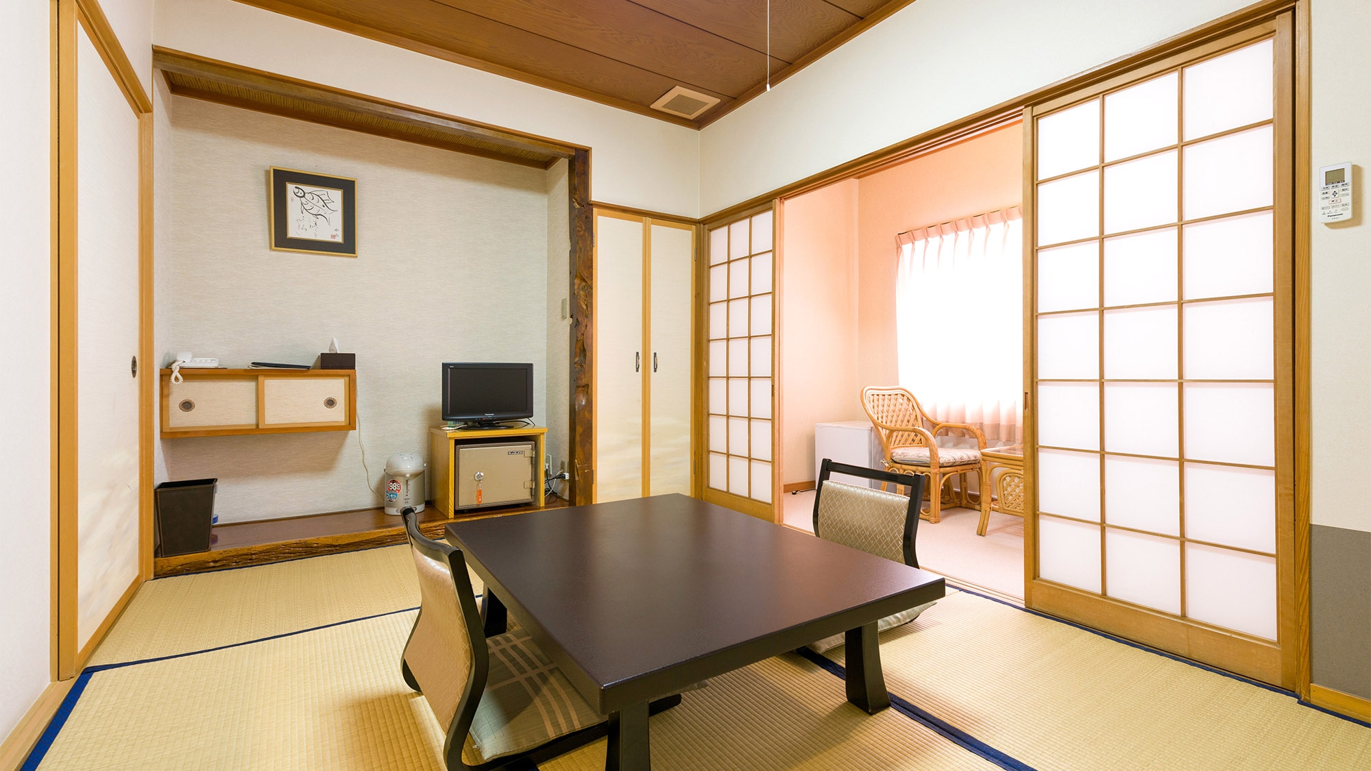 ・ <Indoor> Enjoy your meal in your room