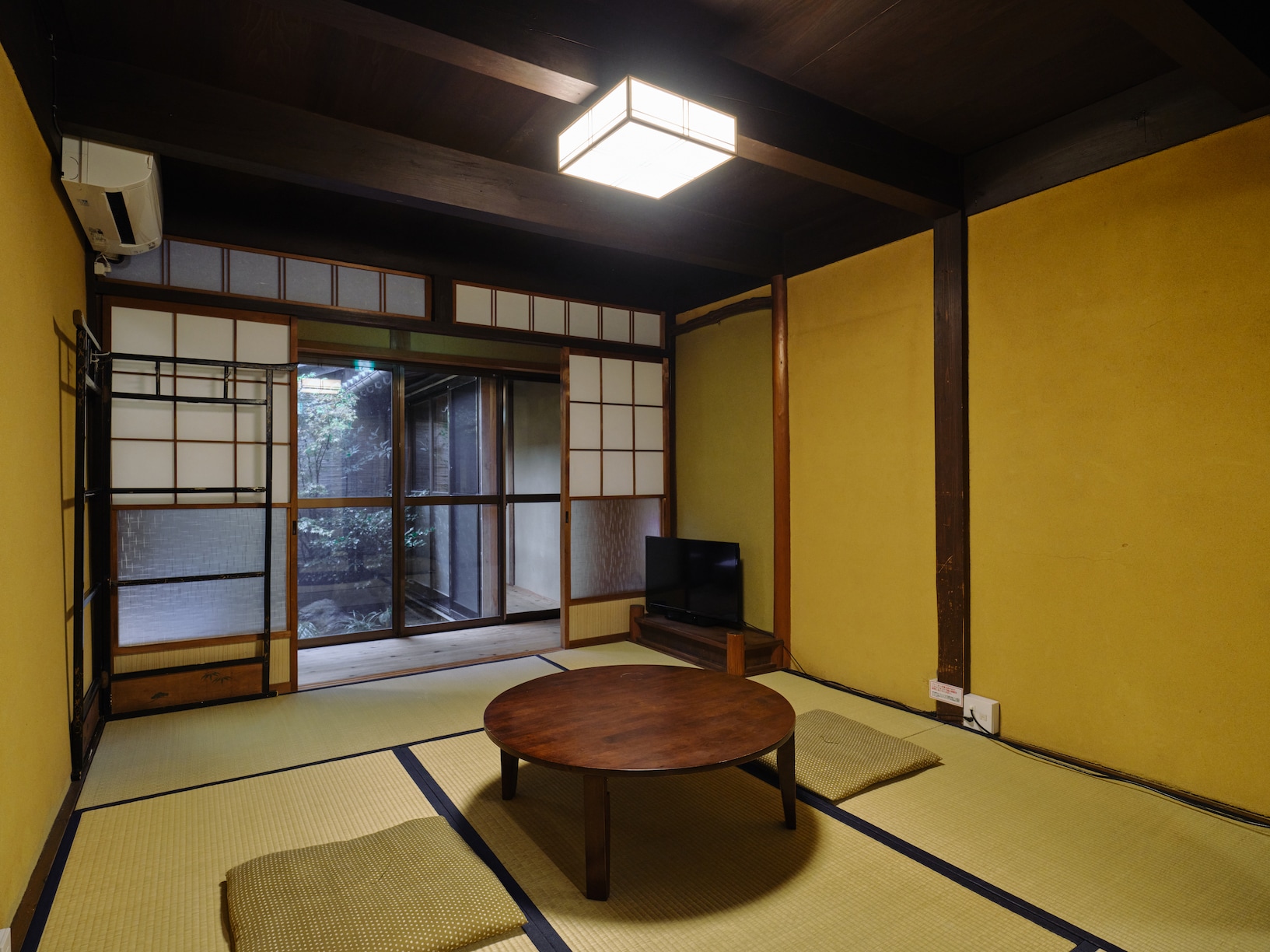 Japanese-style room on the 1st floor of Tango Kaido Taniguchi building