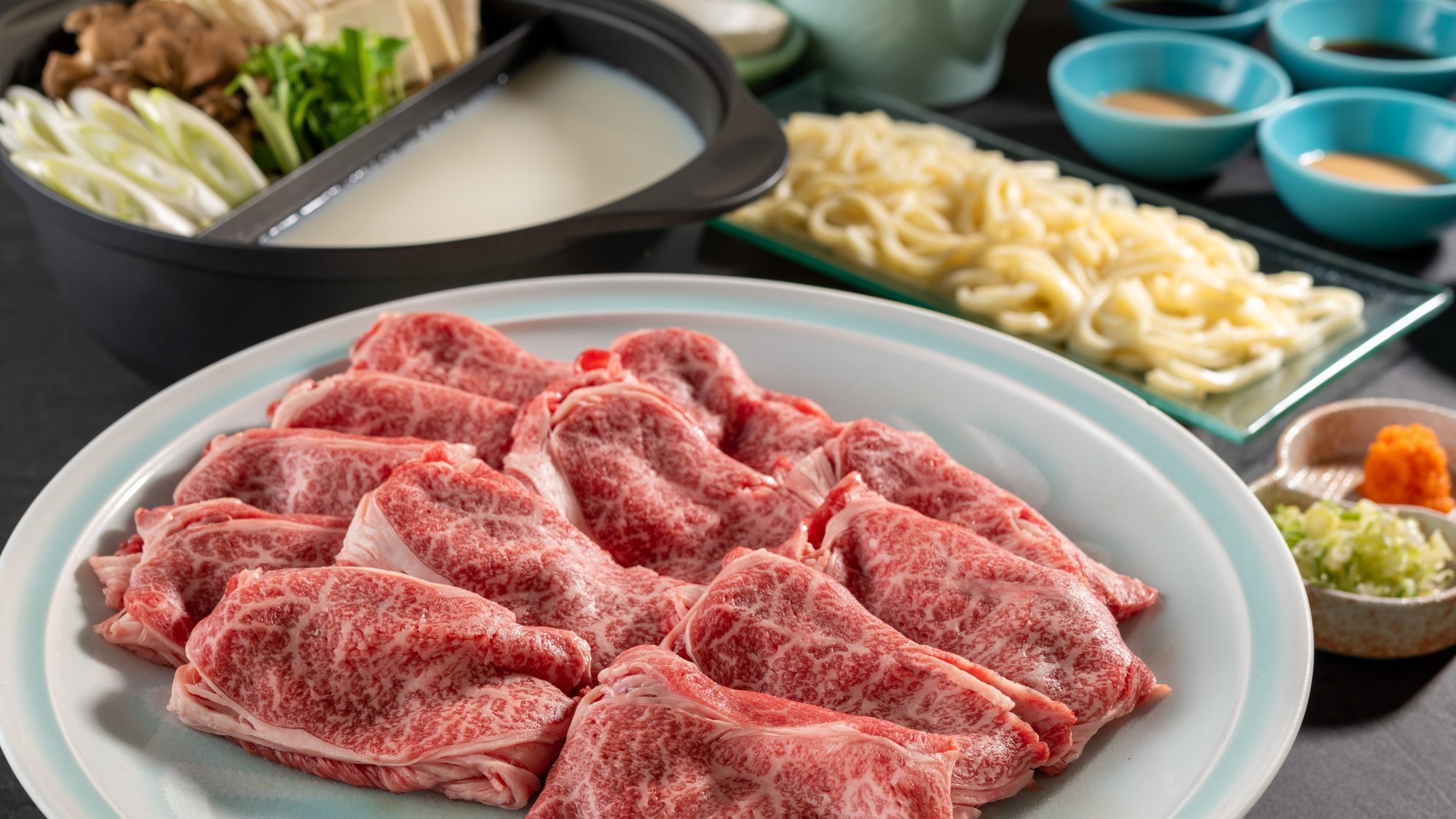 【國產牛肉涮涮鍋，兩種湯底可選】