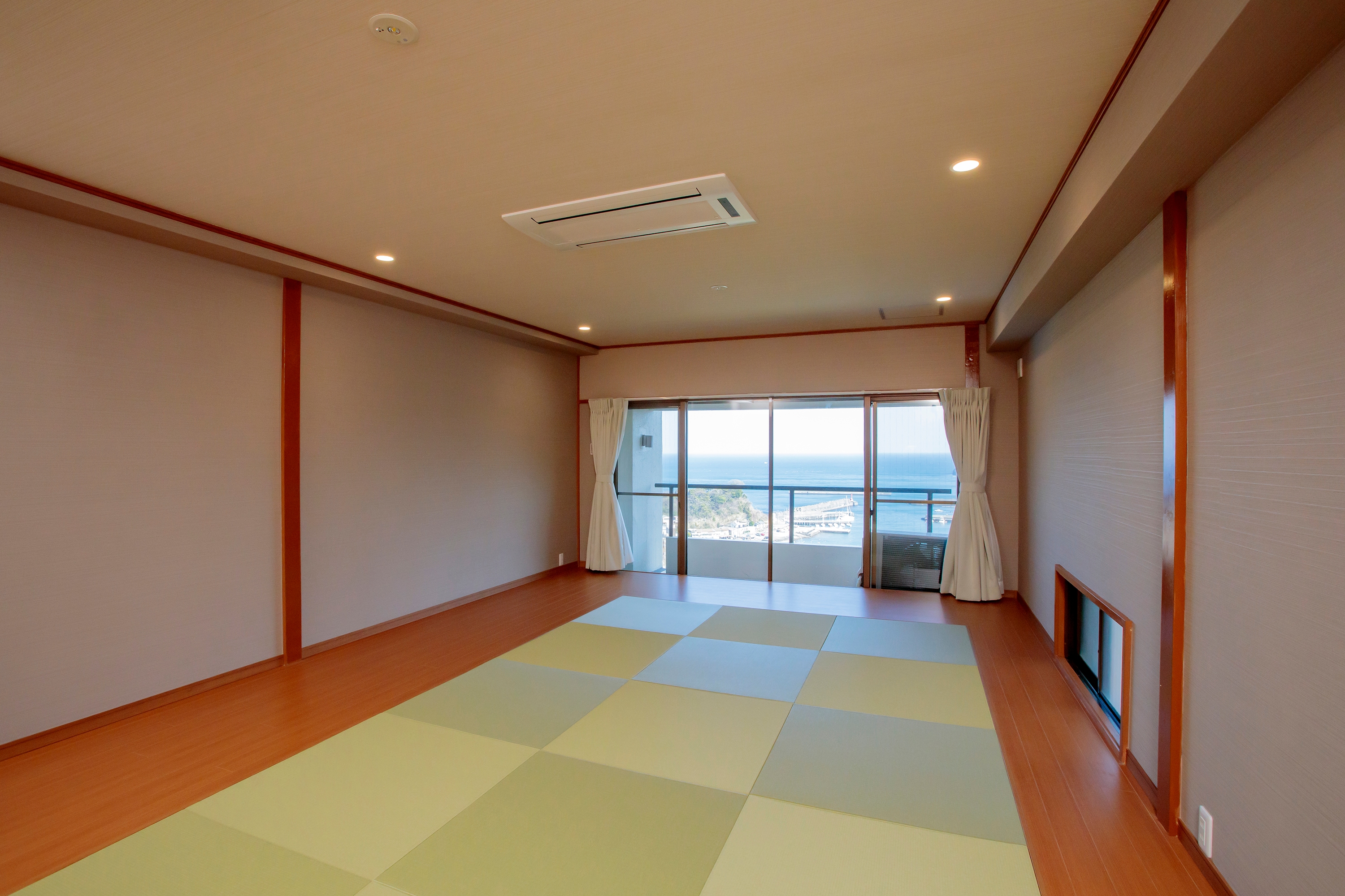 Ocean view spacious Japanese-style room (Umi)