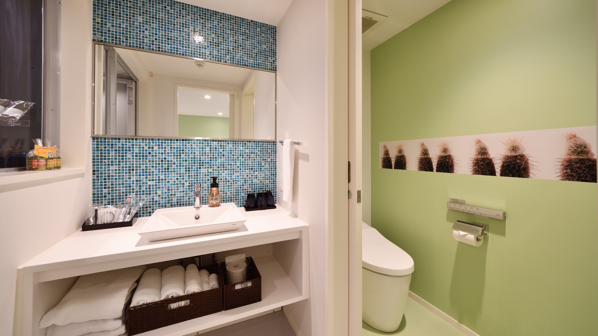 Fourth Room, Triple Room, and Deluxe Twin Room have separate bathrooms and toilets