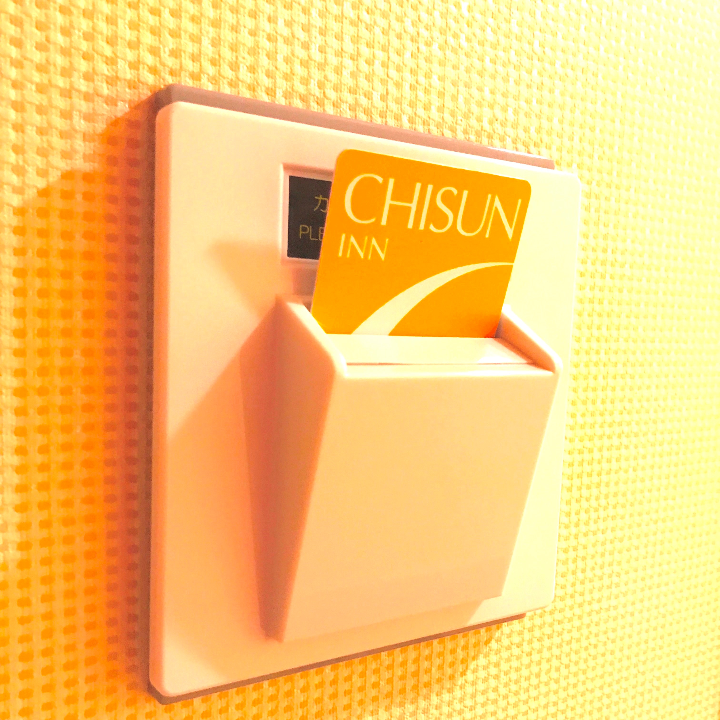 ◆ Room electricity ◆ When you insert the room card key into the card holder, electricity will be activated.