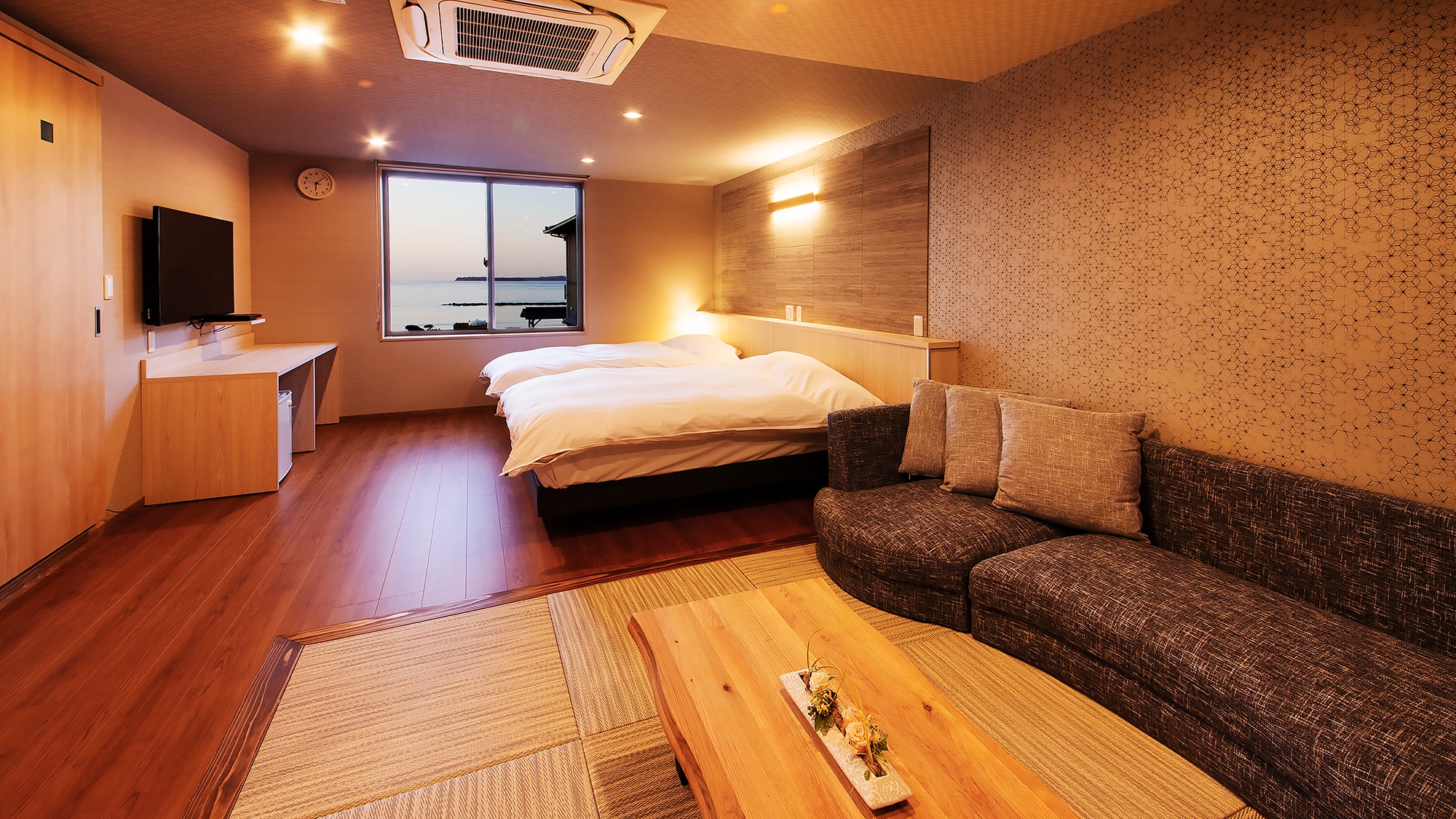 ■Japanese-Western Style Modern Room [Nagi] Guest room with semi-open-air bath (image) ■NEW OPEN in March 2023