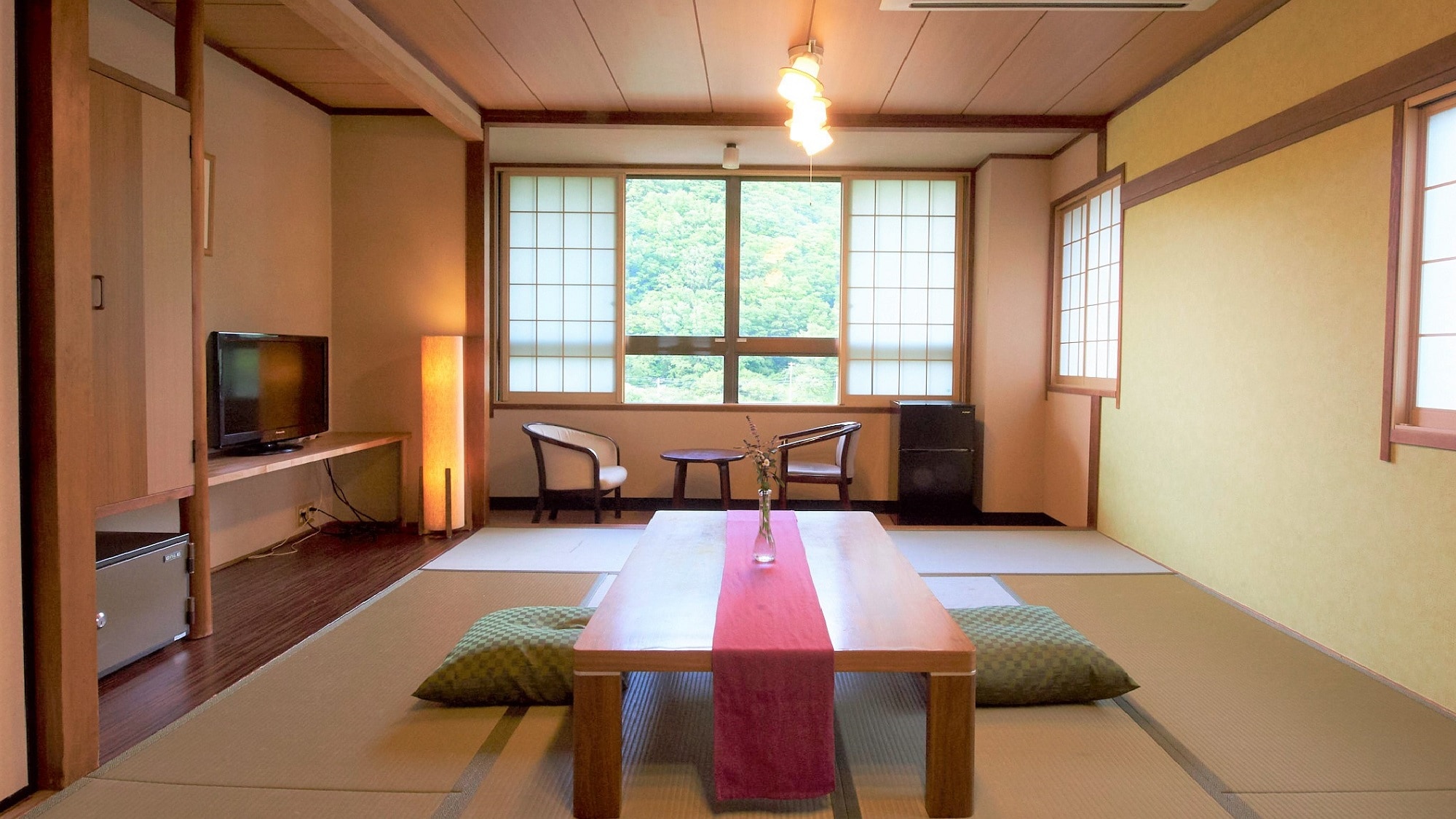 [Japanese-style room 12 tatami] (example)