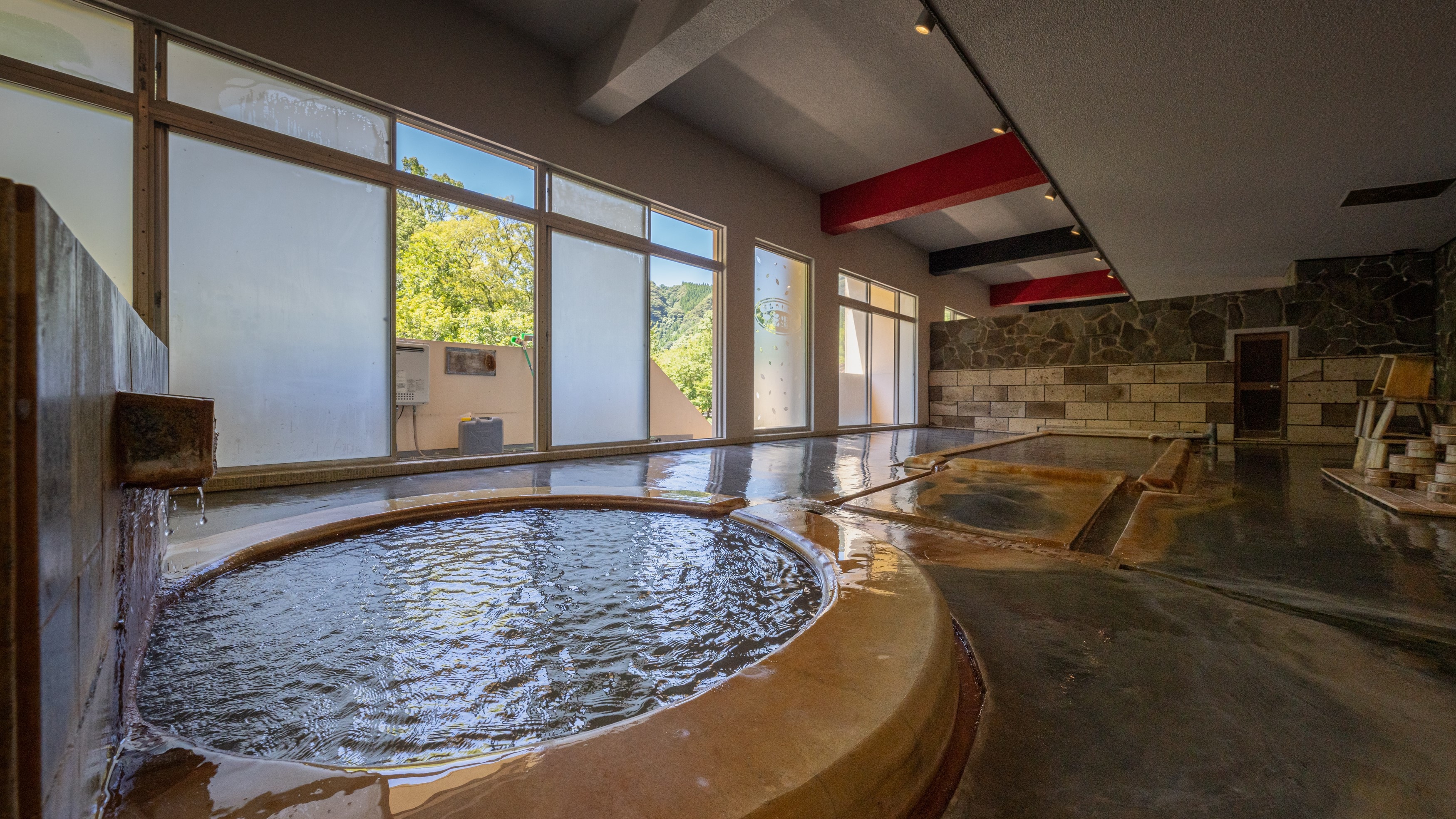 [Suối nước nóng/Himeyu] "Trực tiếp từ nguồn" Okura Onsen "Cảm giác trơn trượt này thật kinh khủng!!"
