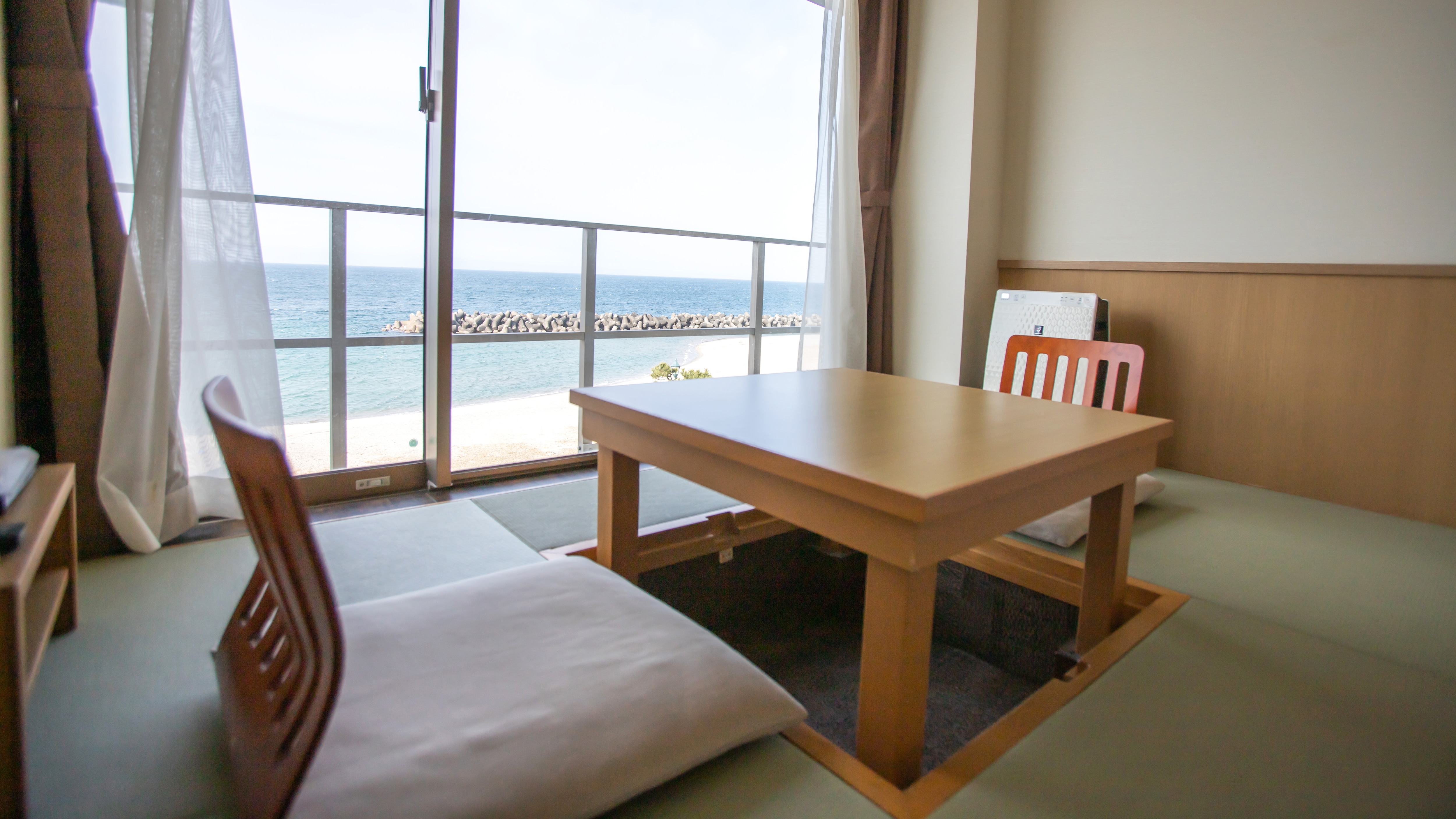 Ocean view & tatami mat space