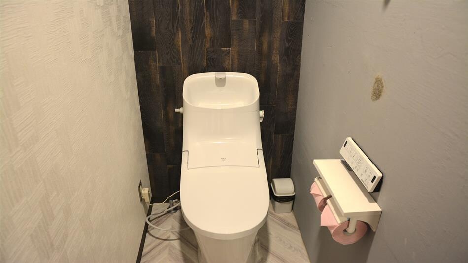 toilet