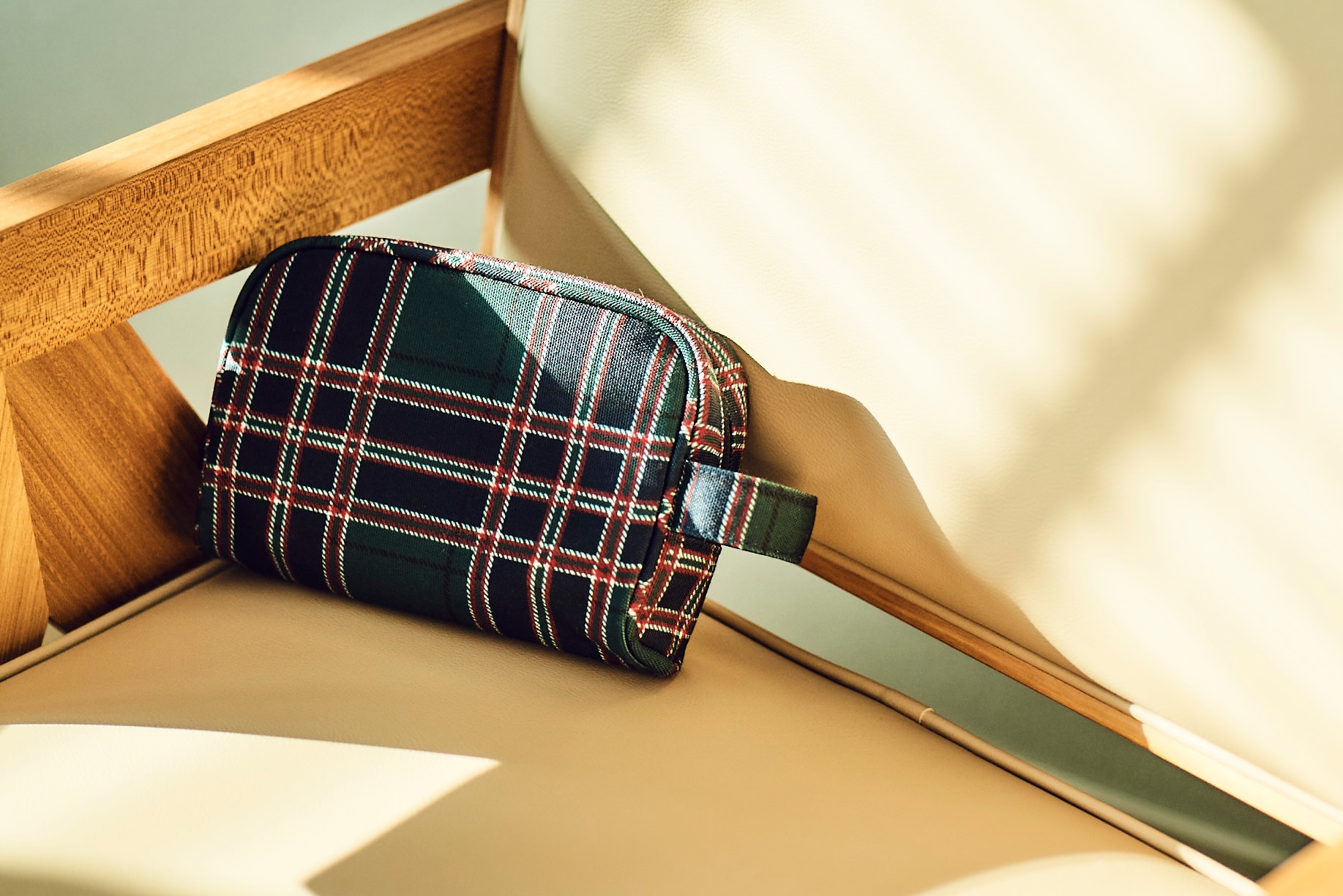 it. Pouch ③