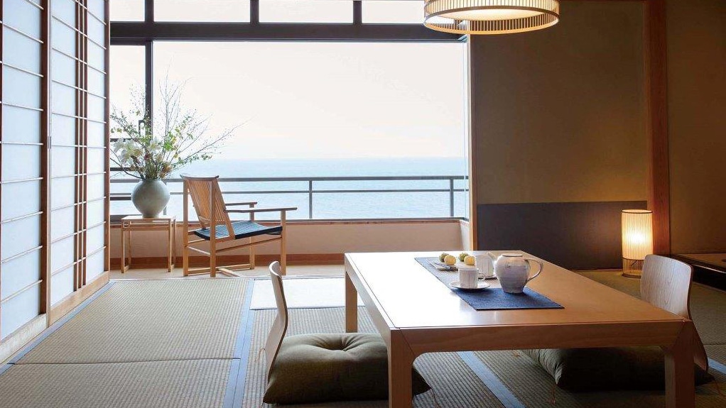 Top floor guest room facing Izu Oshima 3 Complete room meal avoiding densely