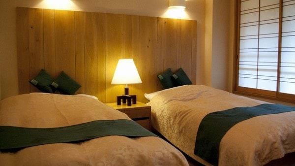 "Mountain side Western-style room (twin)" Bed is duvet style