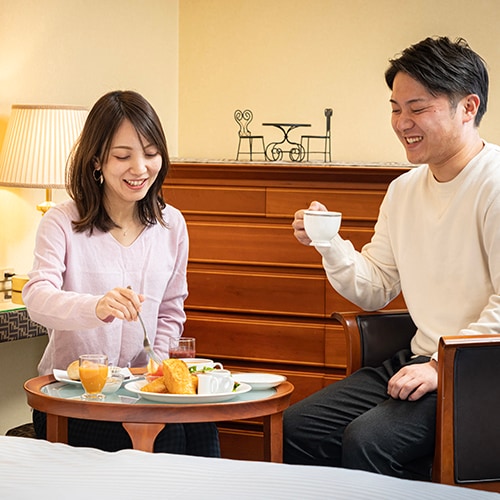 [Room service for breakfast and dinner] Relax in your room without any special charges. Conversation with nature is also lively.