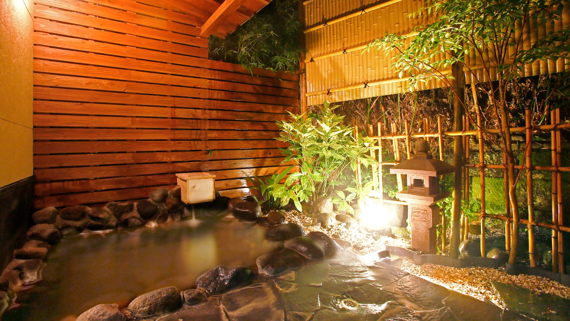 [Hanare] Two-story (maisonette) with open-air bath and indoor bath <Double / non-smoking> Suzuran (open-air bath ... Kirishima stone)