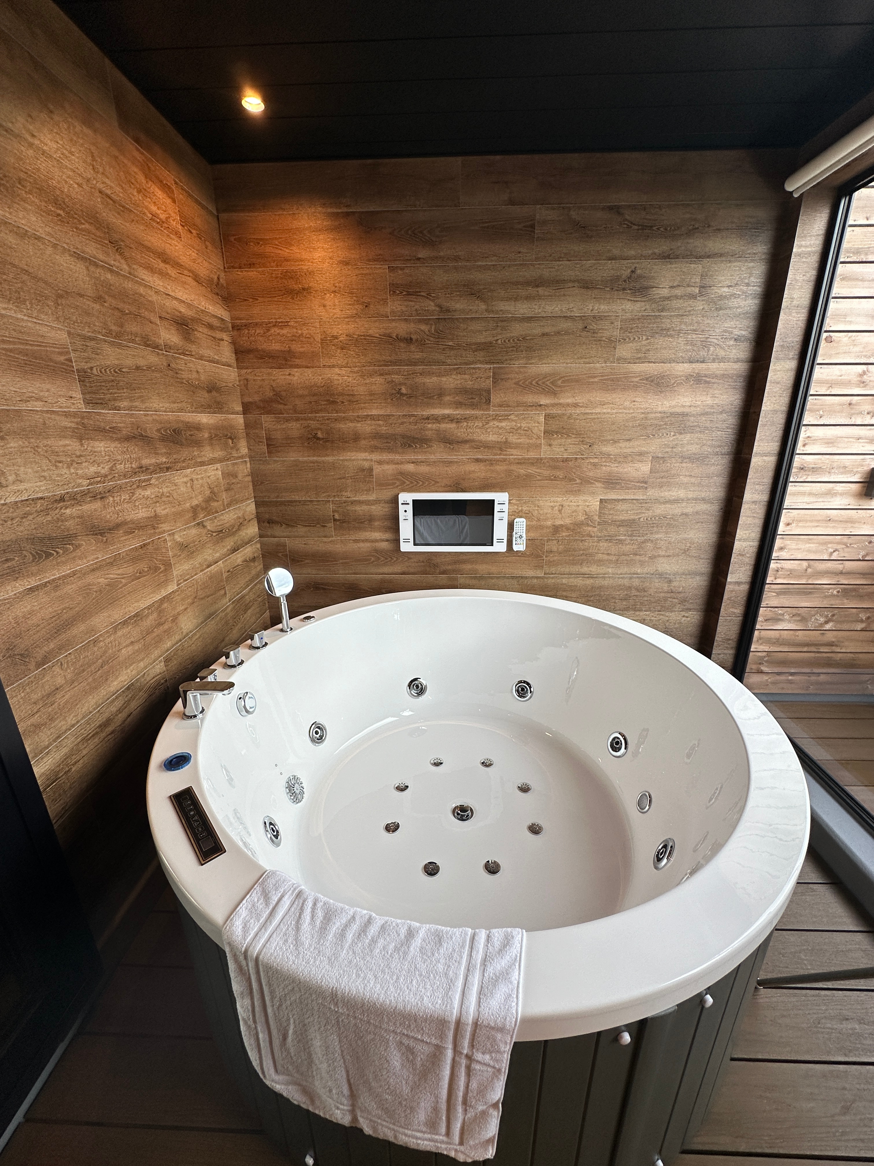 Family Suite Jacuzzi