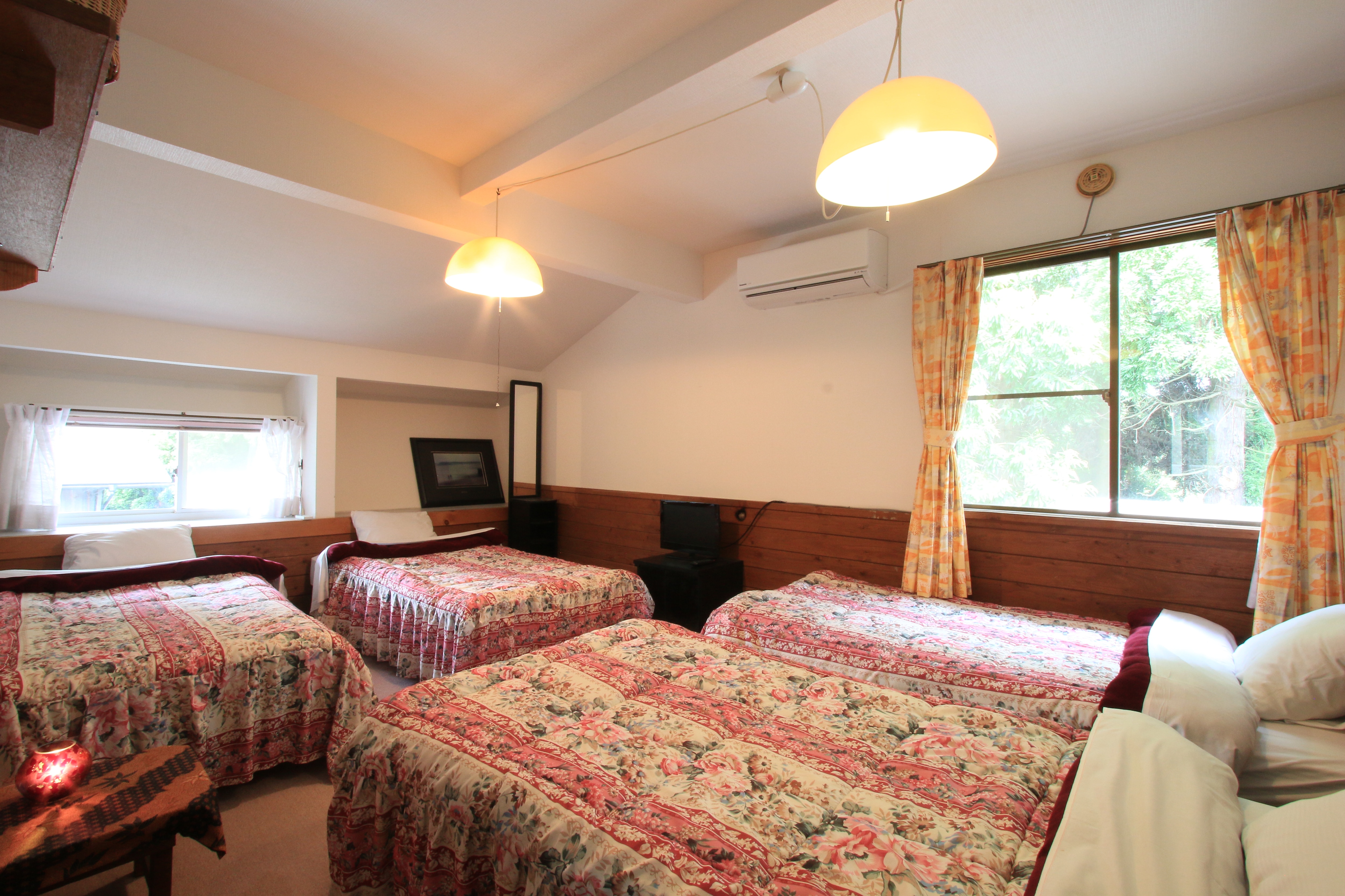 Room Force Quadruple Room