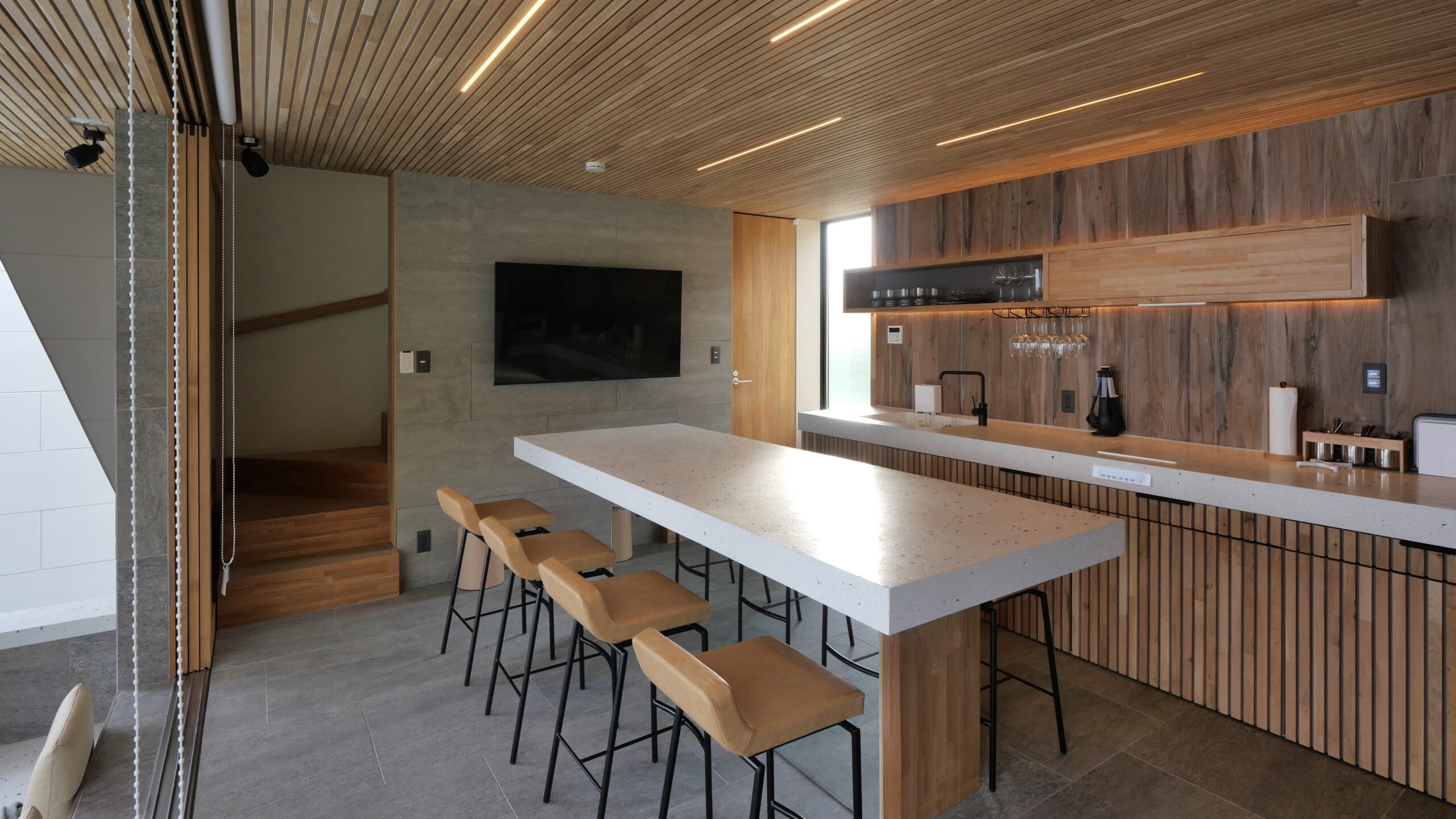 [WATER] Living room/kitchen