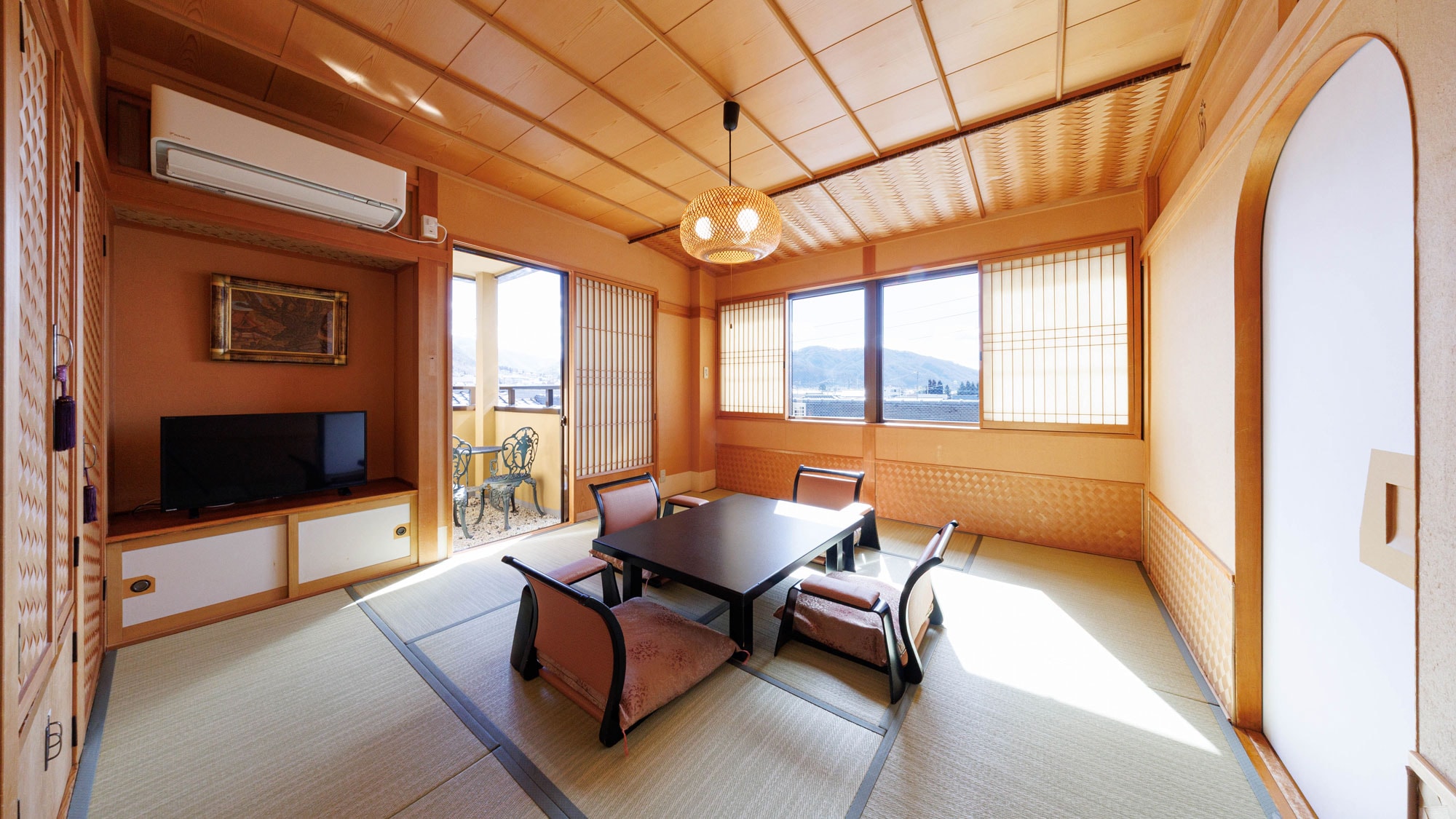 [Special Room - Tachibana] An elegant and relaxing space with a tasteful Sukiya-style building