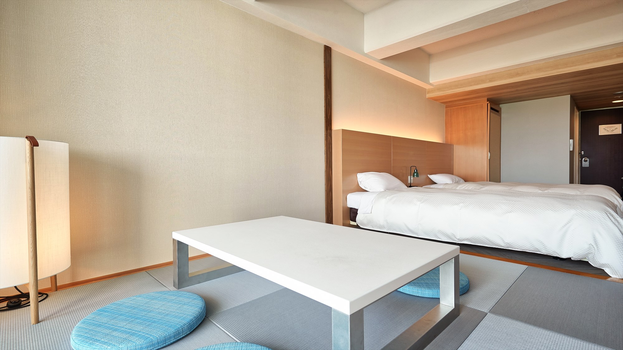  Reborn as a bright and clean room