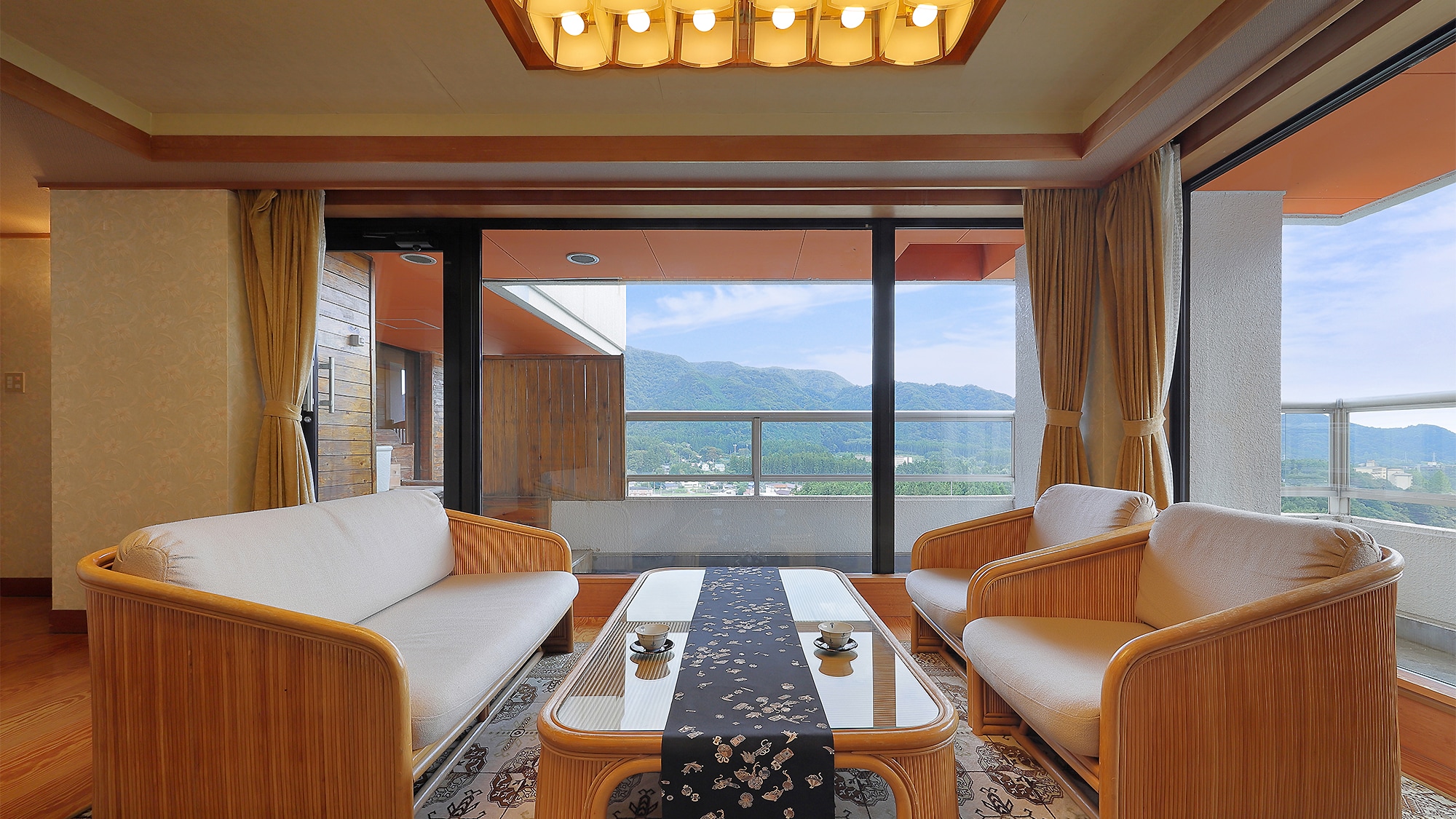 [Japanese-Western style room] Guest room with open-air bath on the 13th floor