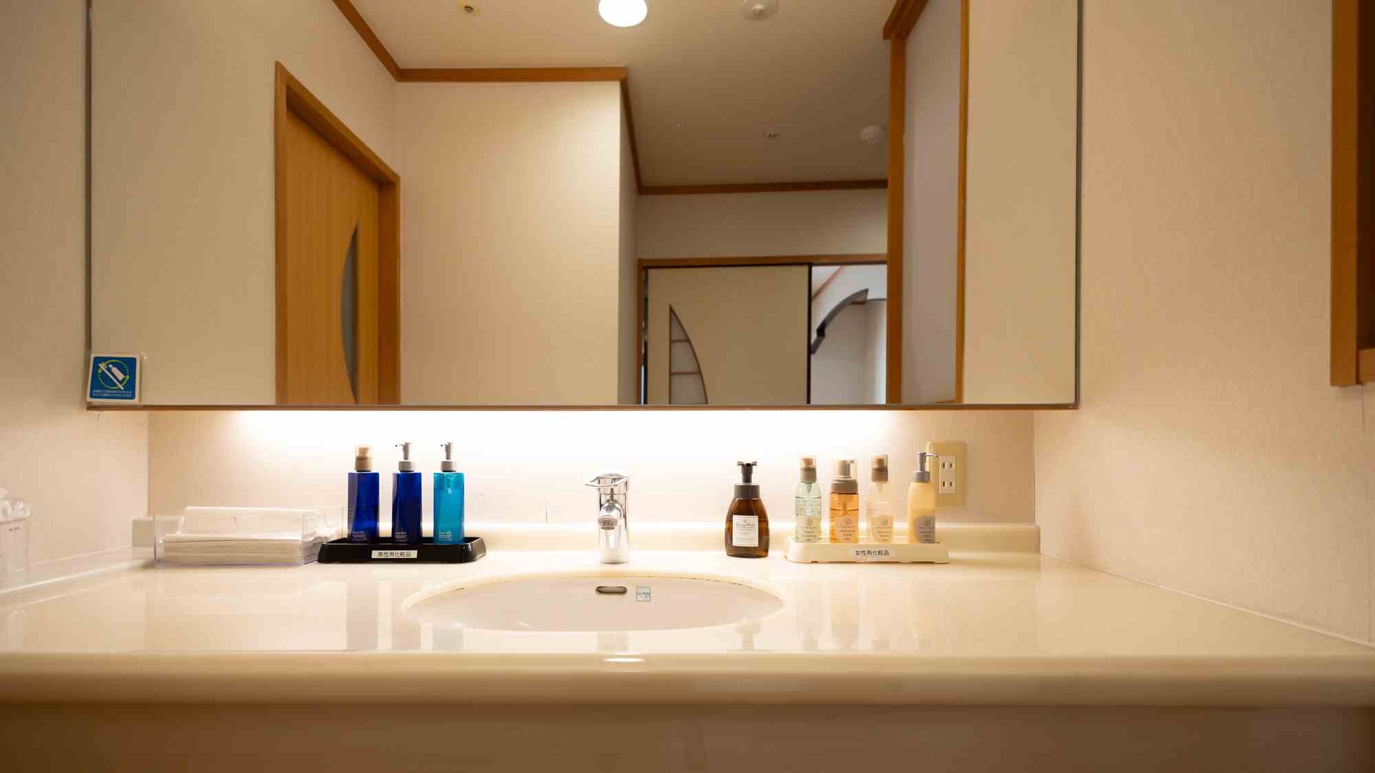 [Main building] Japanese-style room, 10 tatami mats, washstand