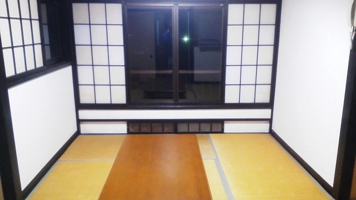 Room (6 tatami Japanese-style room)