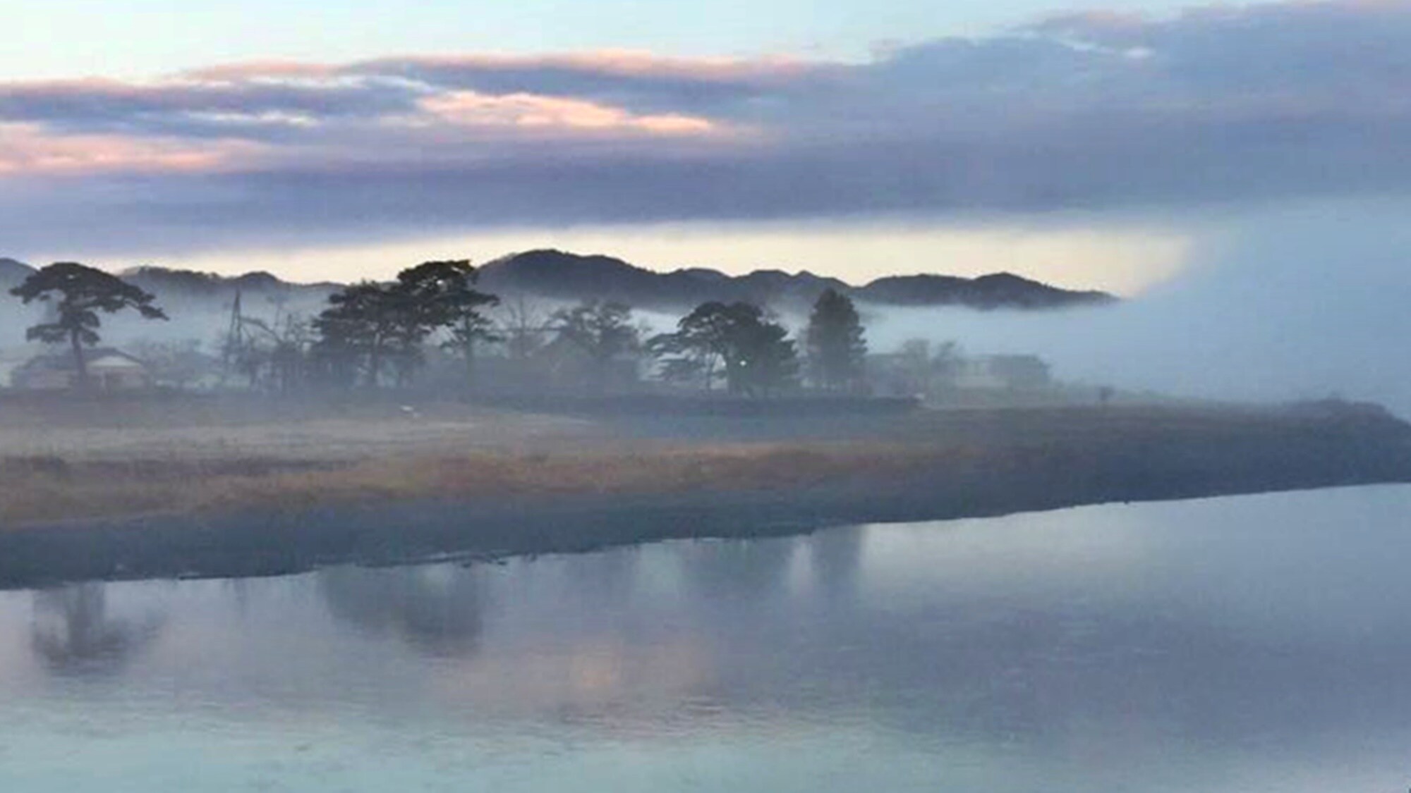 *[Example of Kuji River/Sunrise] Located right in front of our hotel, you can enjoy the scenery of the four seasons.