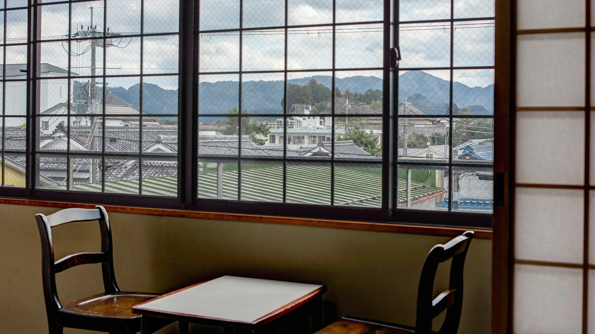 * Room example <Japanese-style room 10-12 tatami mats>