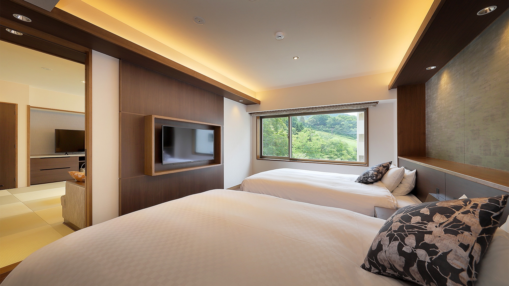 NEW OPEN December 2023 Deluxe Suite