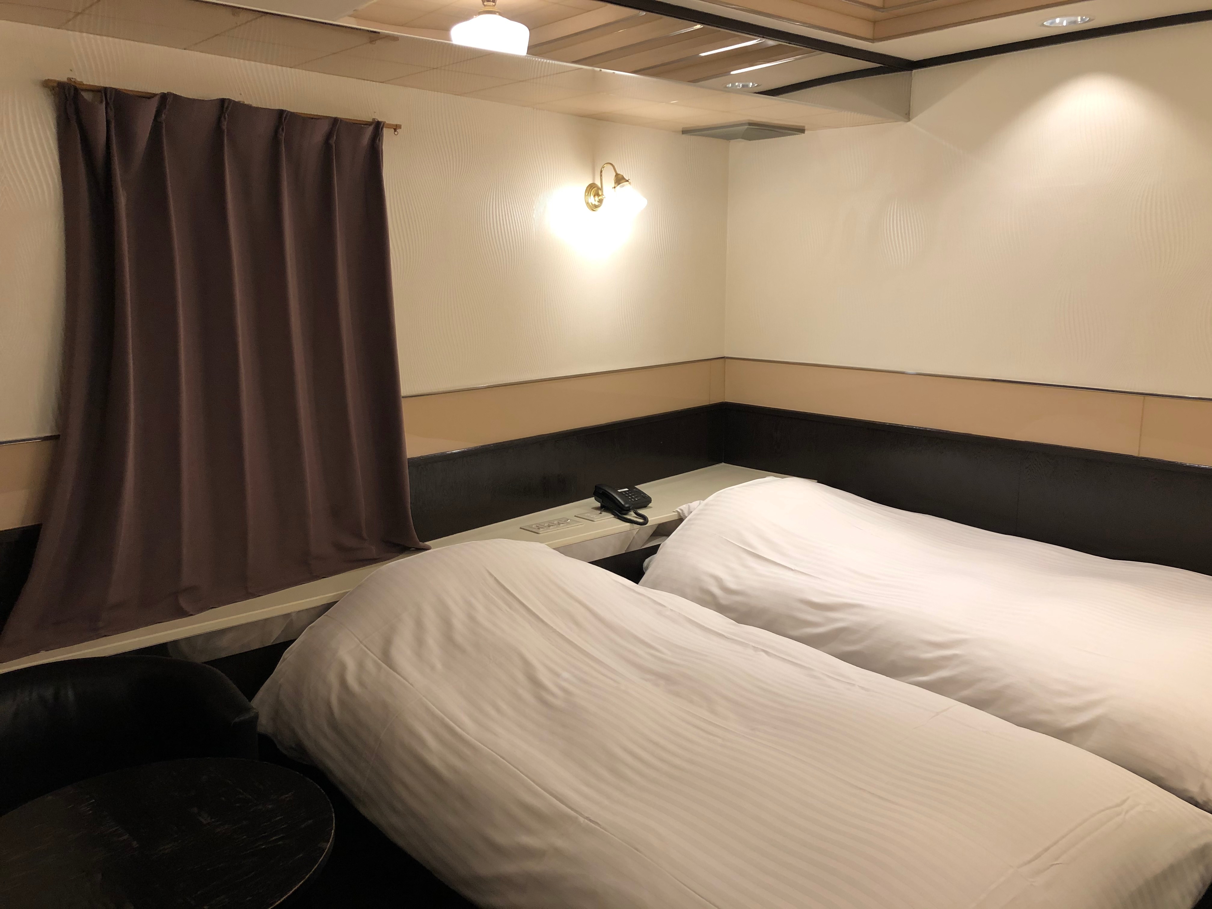 Twin room - Single guests welcome - Standard twin room