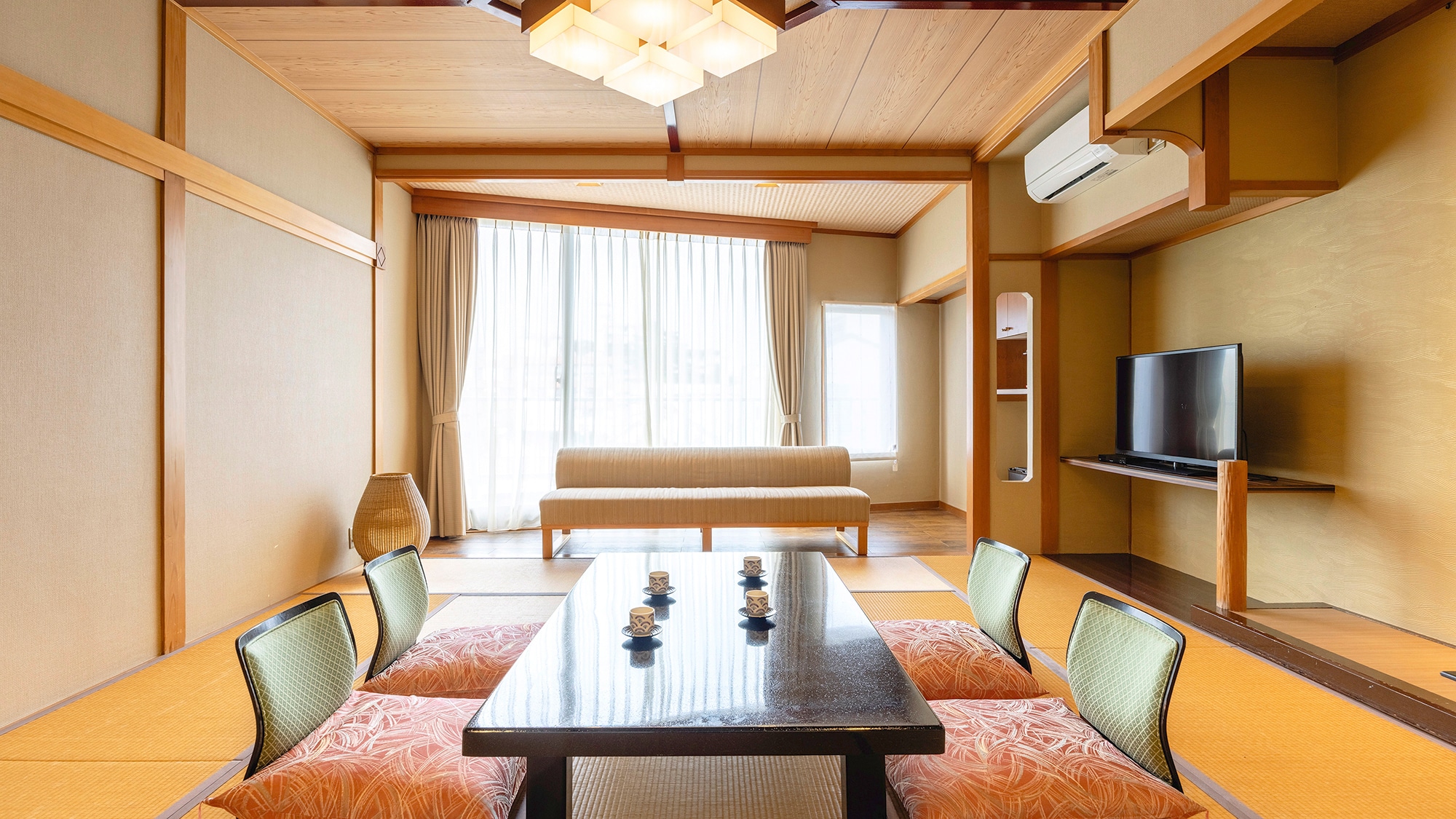 [Tầng tiêu chuẩn ■ Phòng kiểu Nhật ■ 10-15 chiếu tatami / Không hút thuốc] Có sức chứa tối đa 6 người, khuyến khích cho gia đình và trẻ em