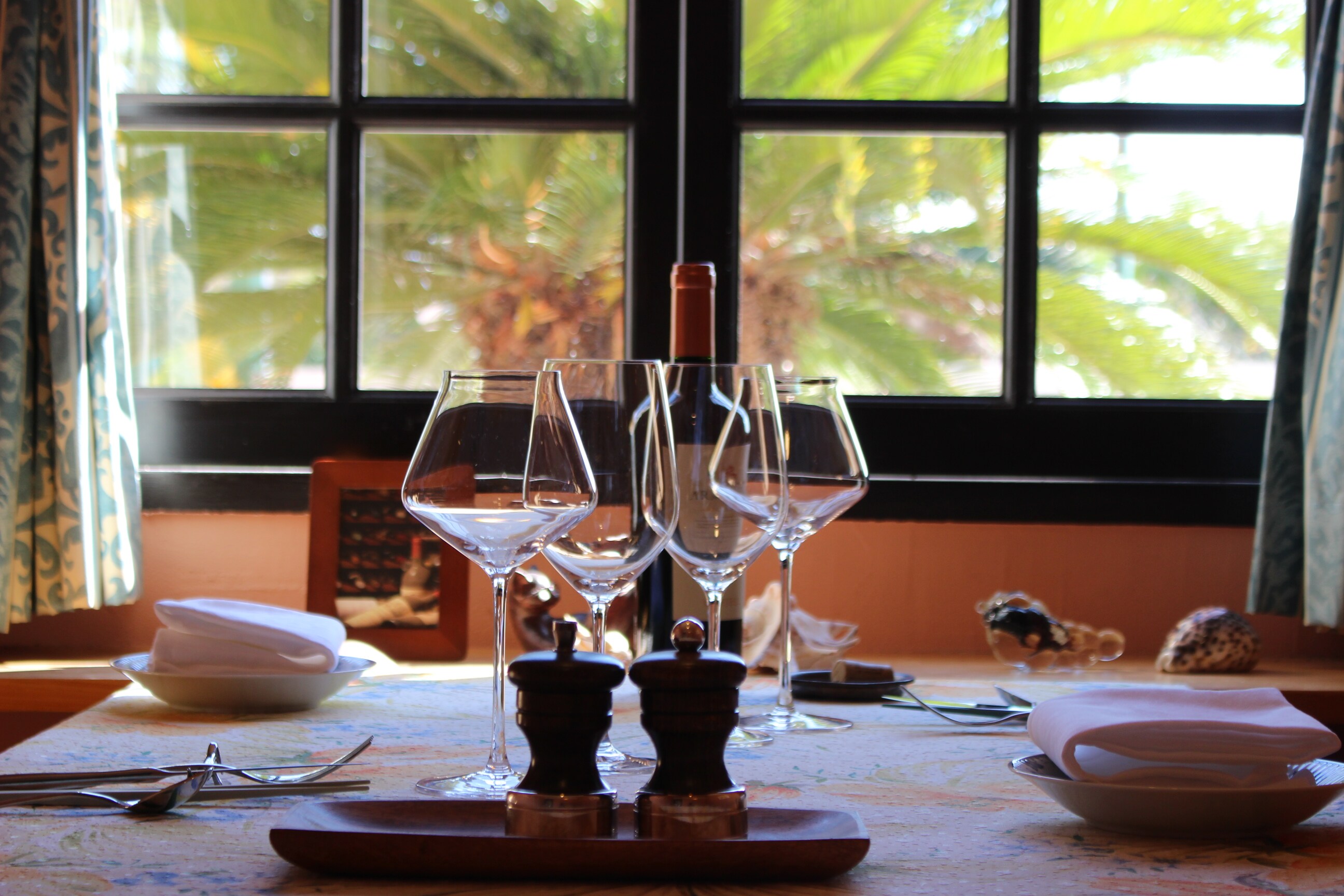 Restaurant "Campagne" reminiscent of a small room in the south of France