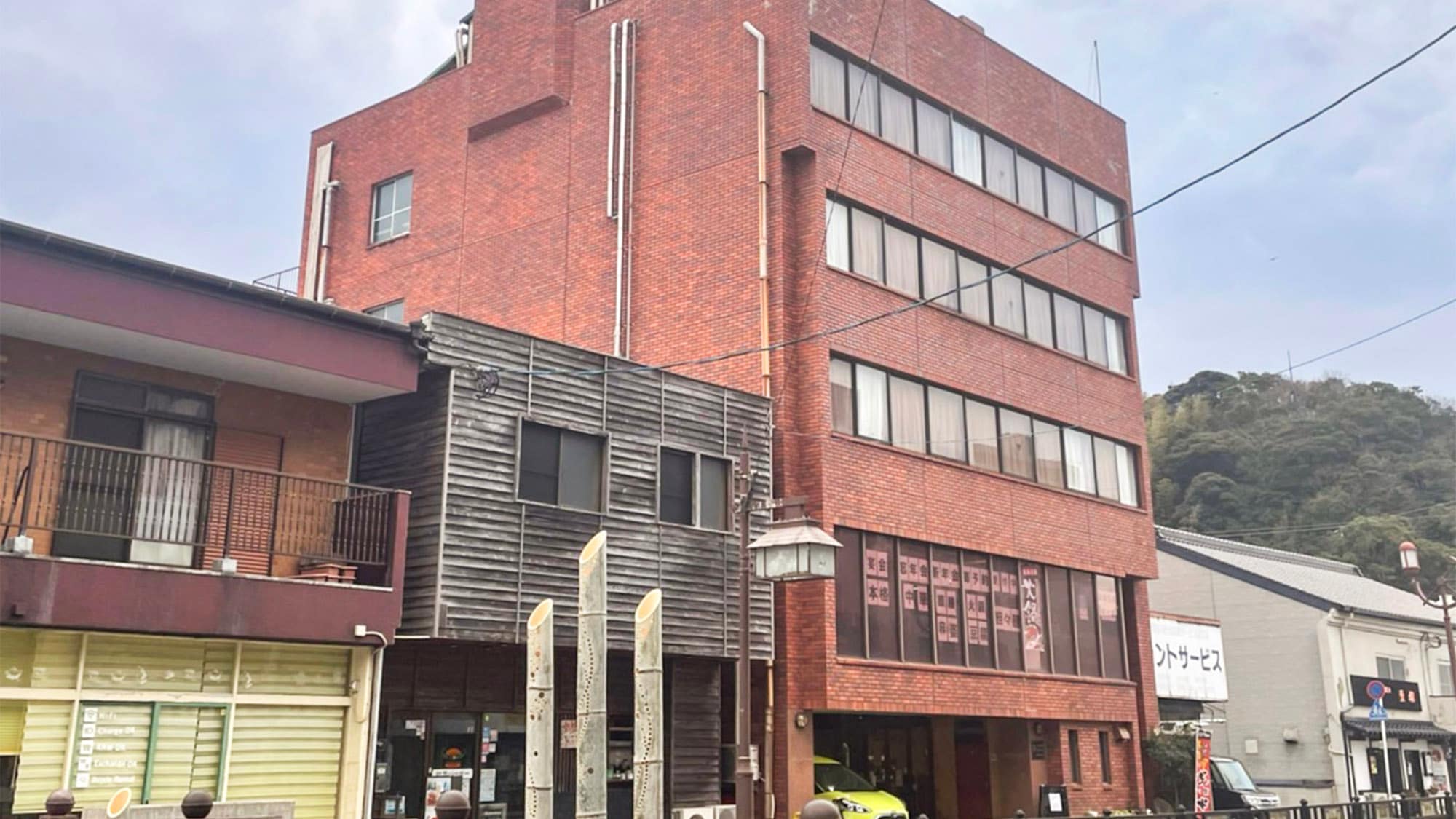 ・酒店外观：位于对马市中心。商务和观光住宿均十分便利