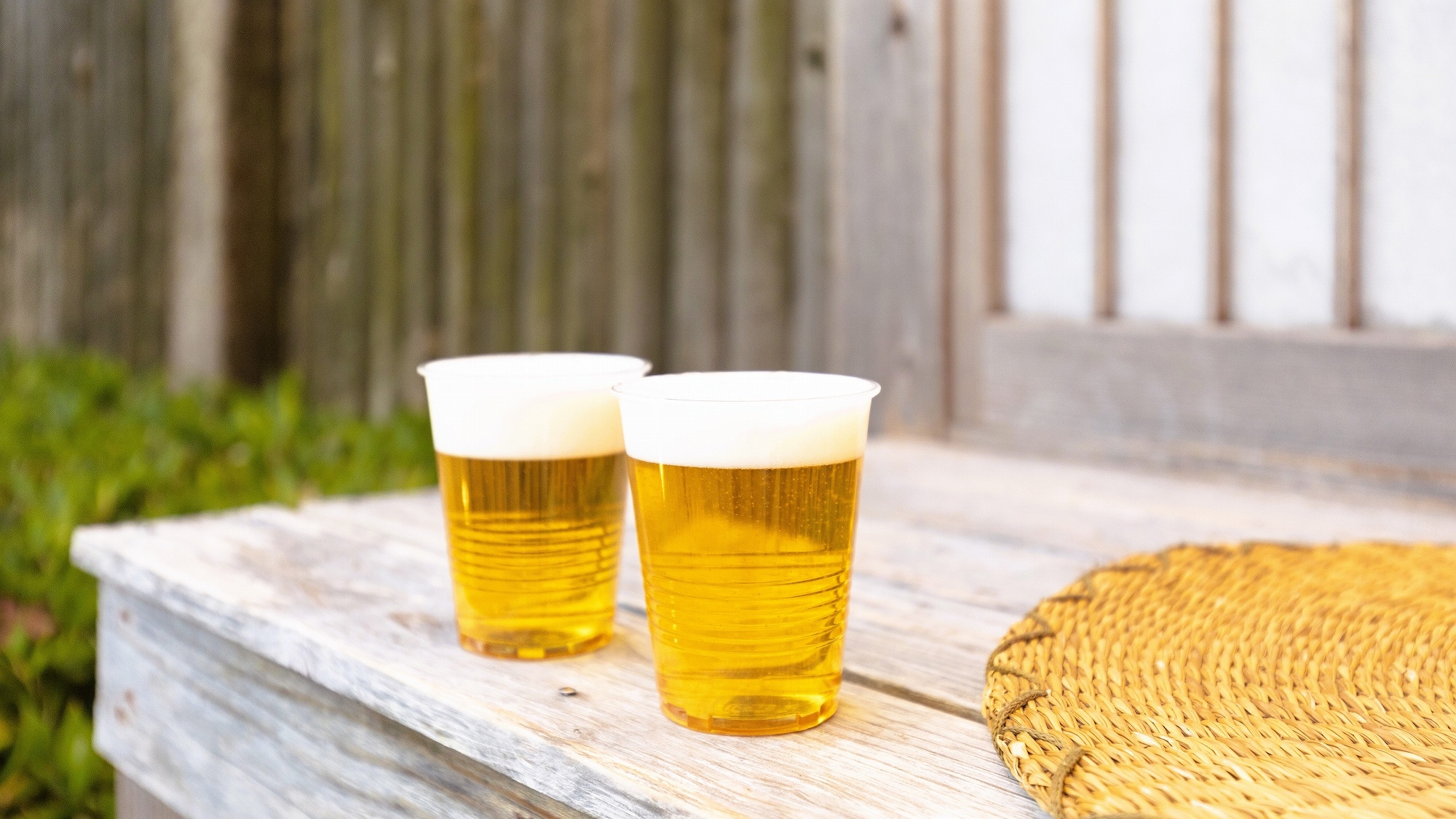 How about enjoying free draft beer while soaking in the footbath?
