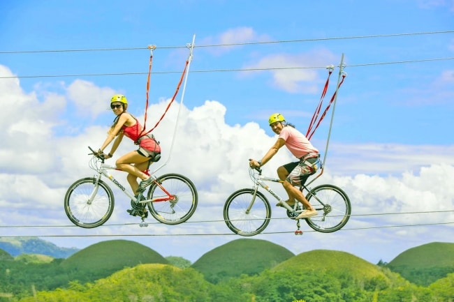 Tsugaike WOW: Aerial bicycle tightrope walker "Kogidasu"