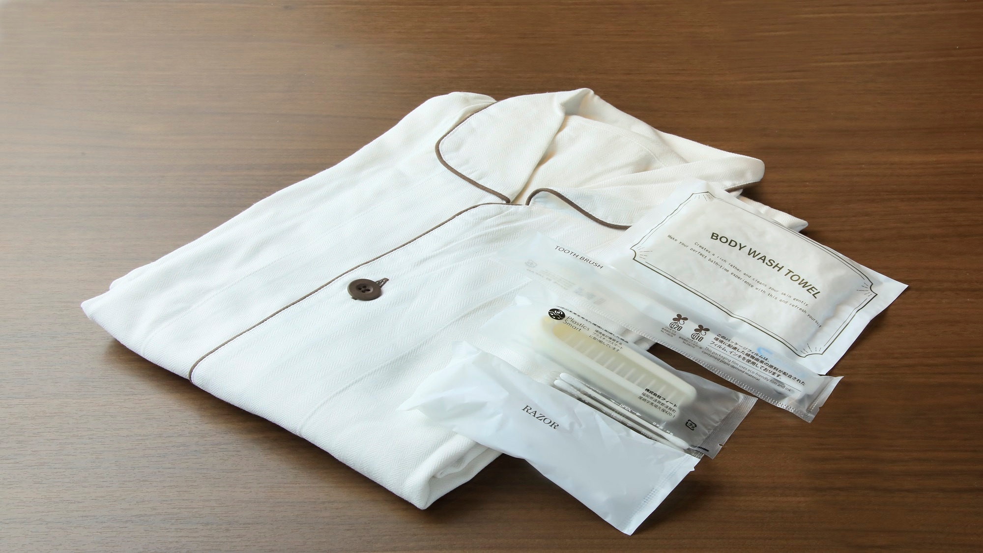 Free size gown and amenities
