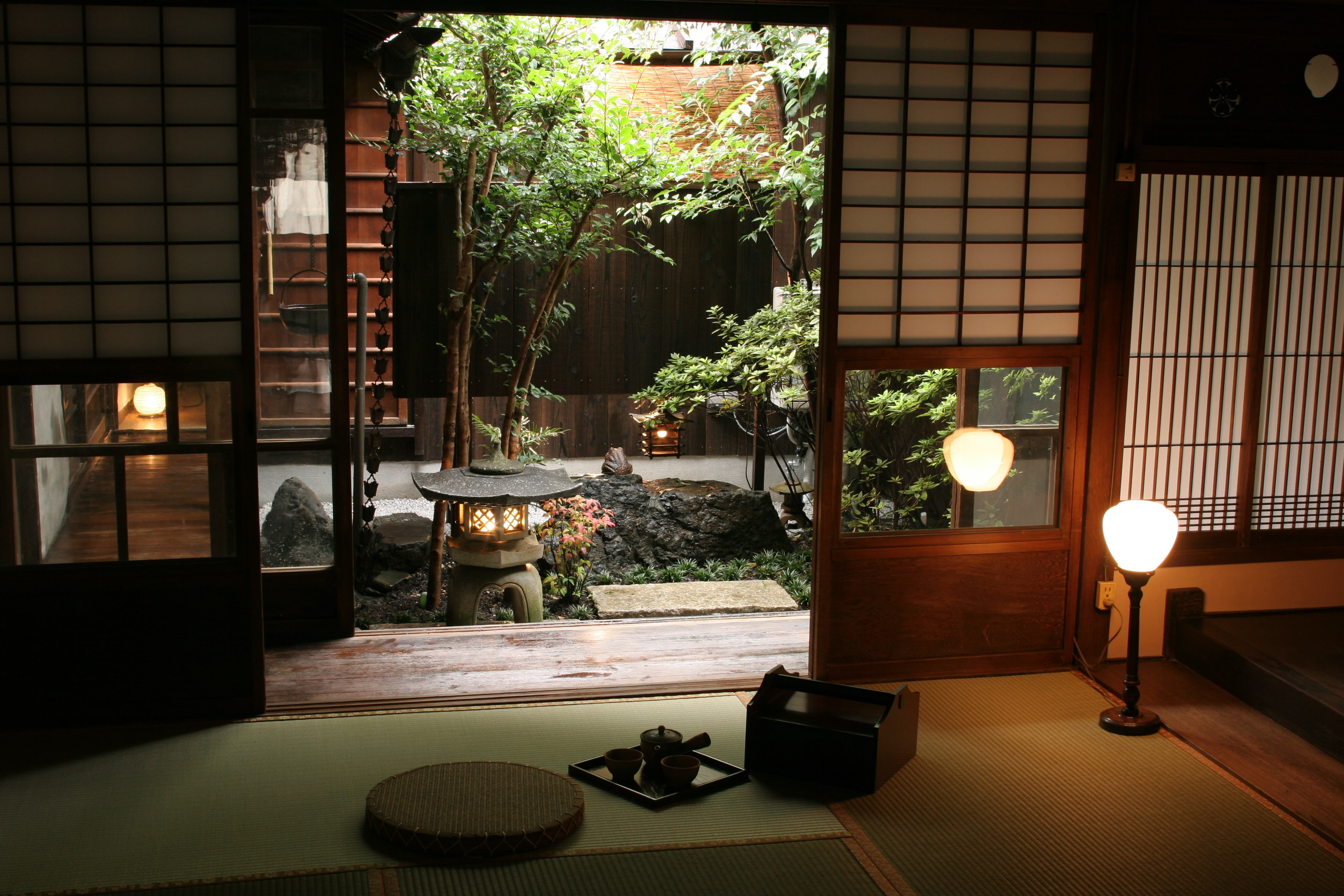 Relax while looking at the small garden