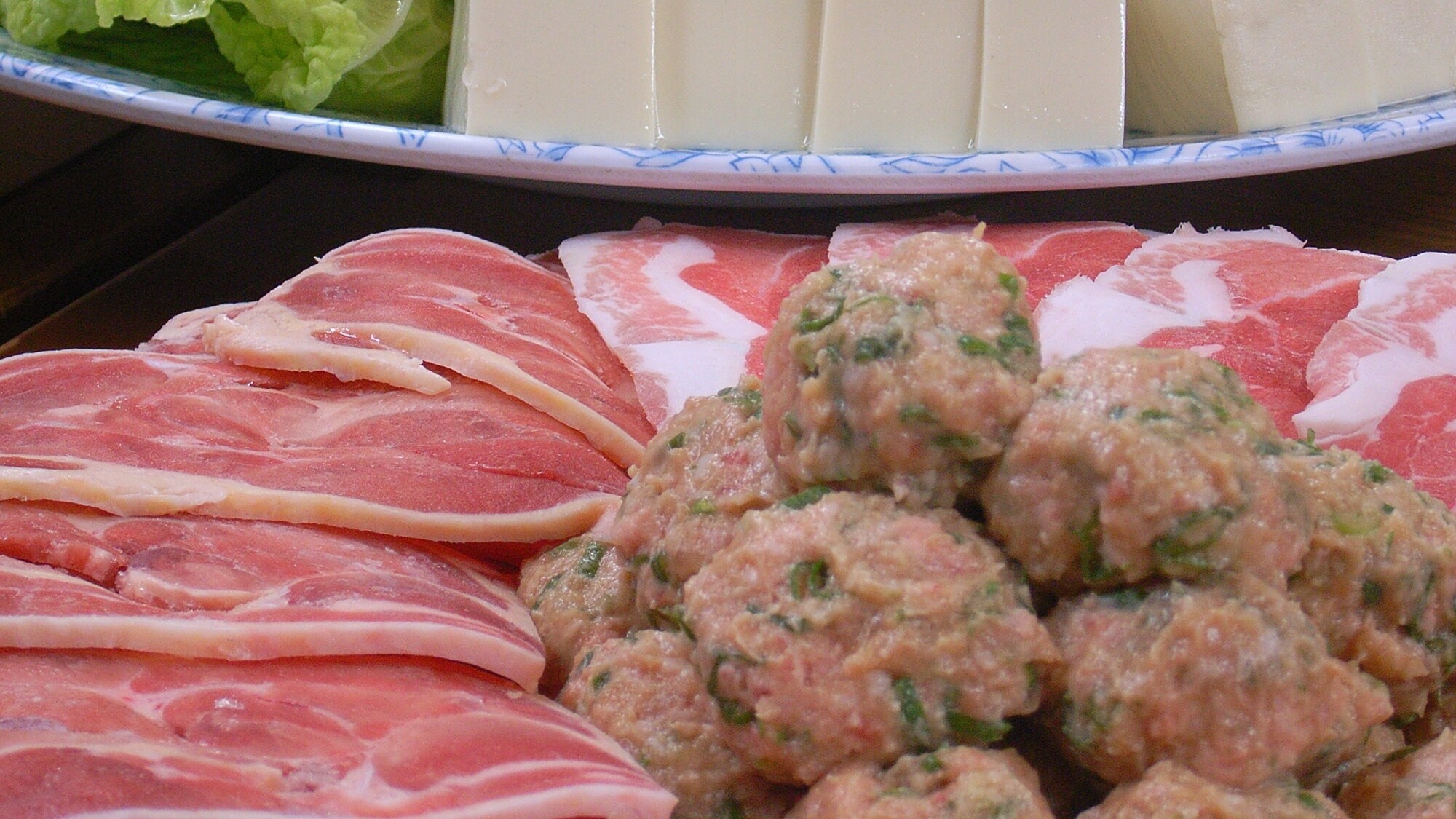 * Local cuisine [Hachibuse hot pot]