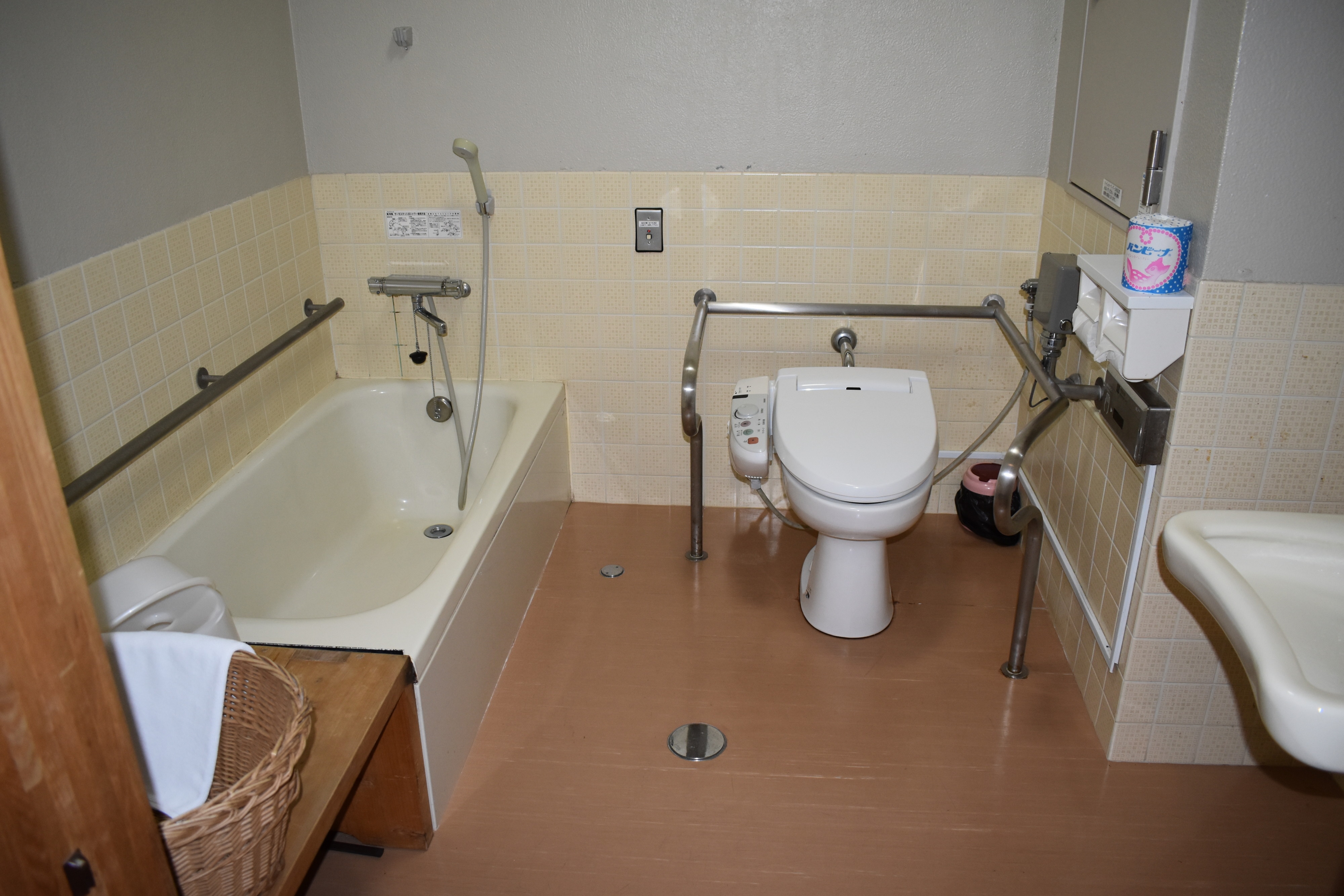 Barrier-free room bathroom