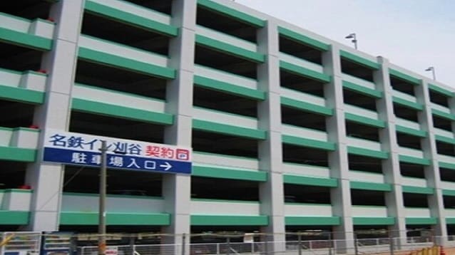 飯店旁的附屬停車場「名鐵京商停車場」1晚1000日圓 ※請務必向前台出示停車券
