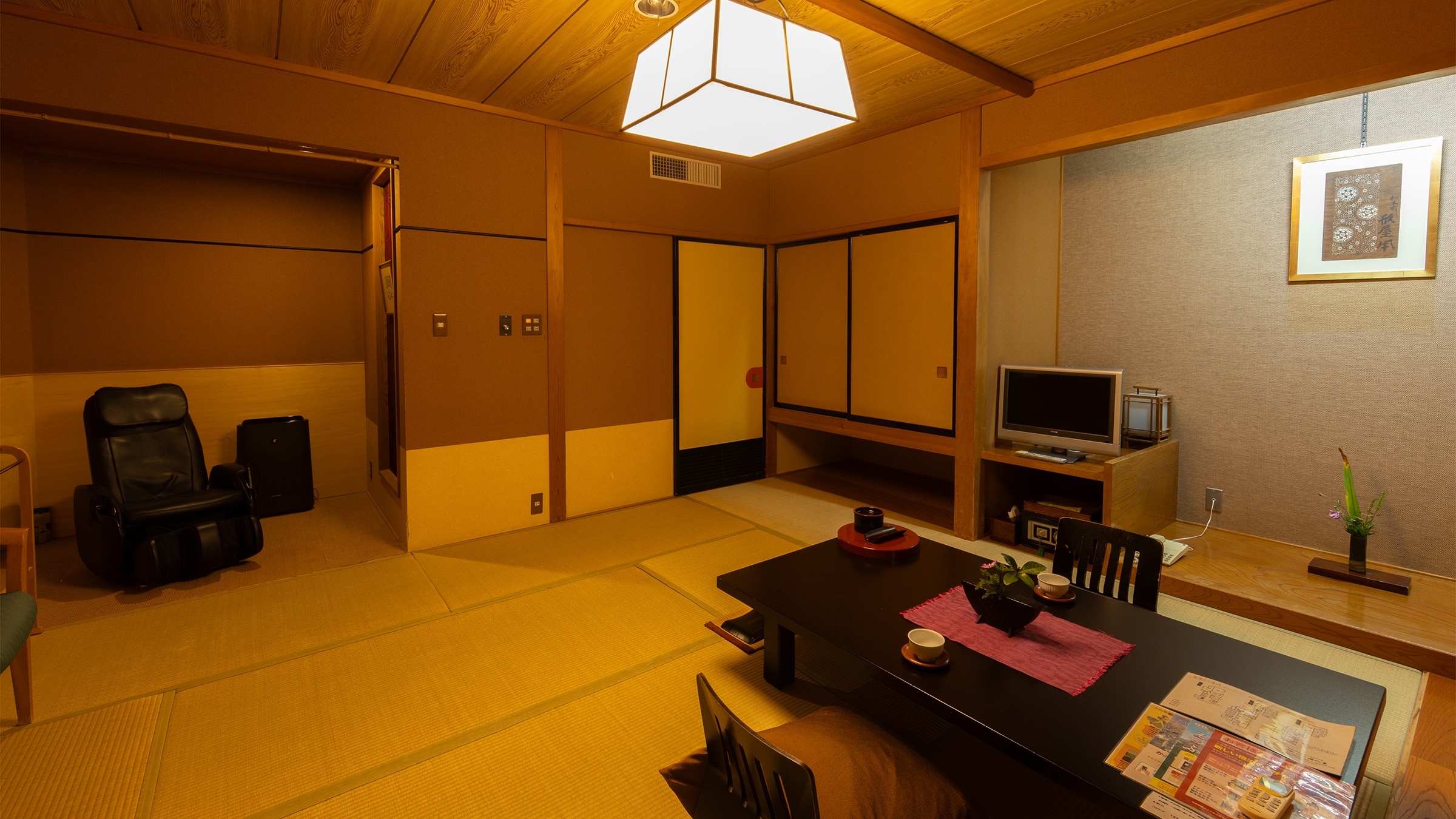 <Directly flowing from the source> Guest room with cypress open-air bath [Moegiiro] 10 tatami mats