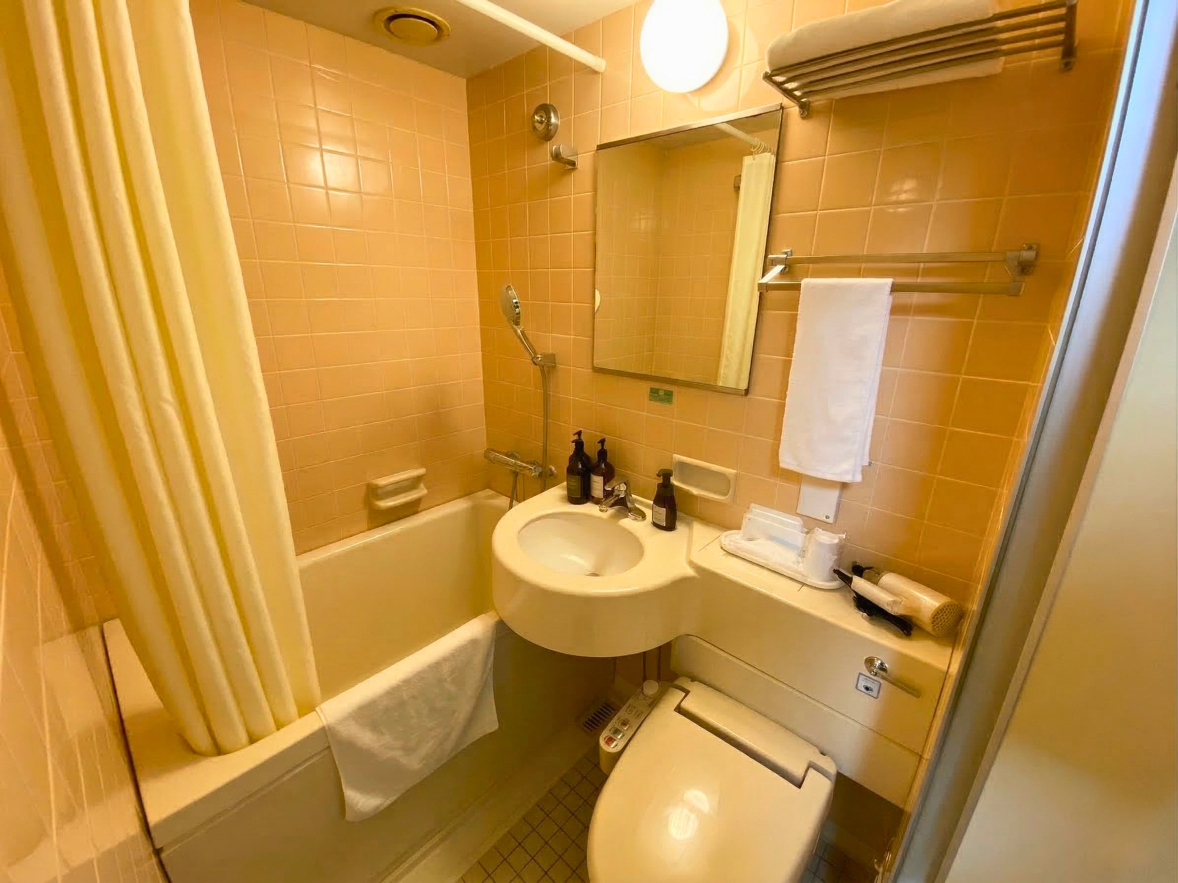 Unit bathroom