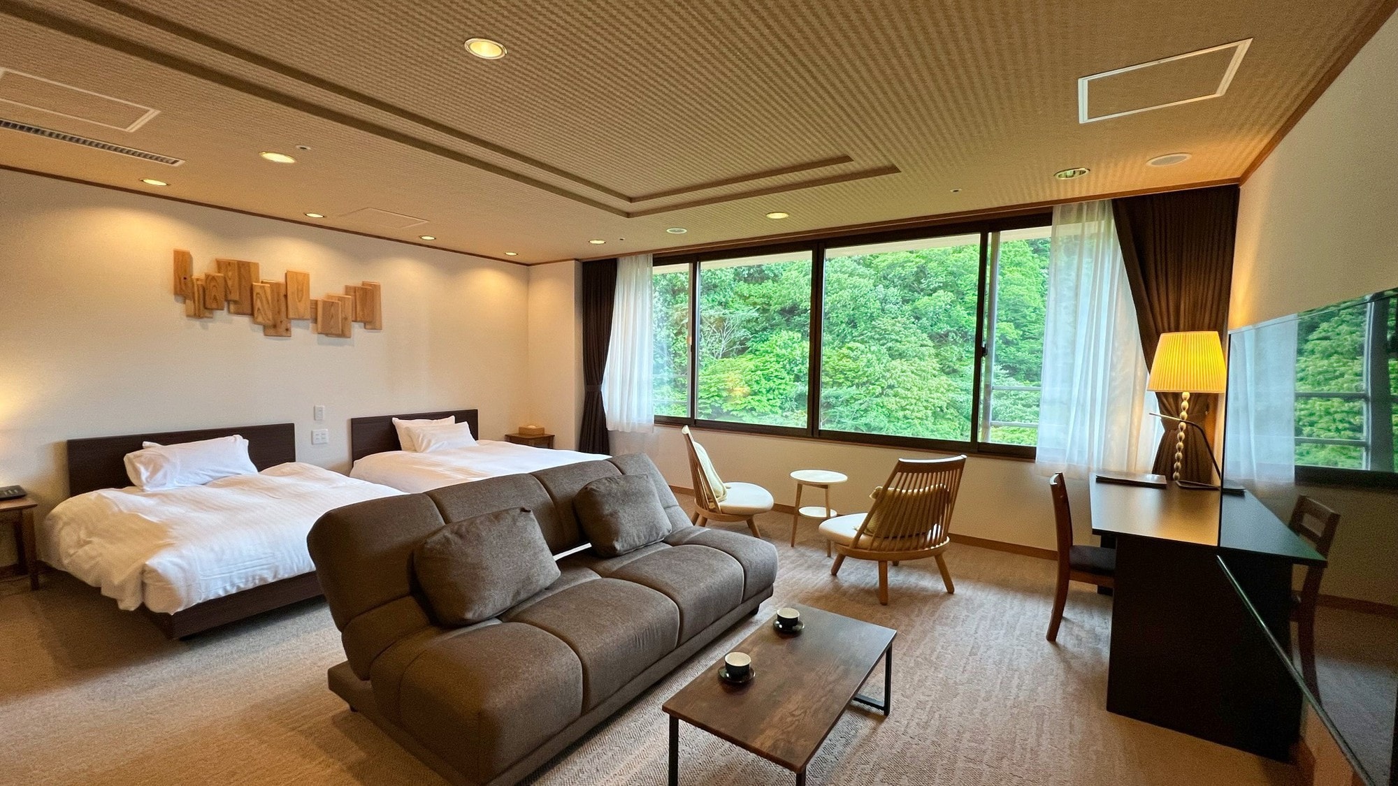[带屋顶庭院的半露天浴池]套房801◆剧场+西式房间2间