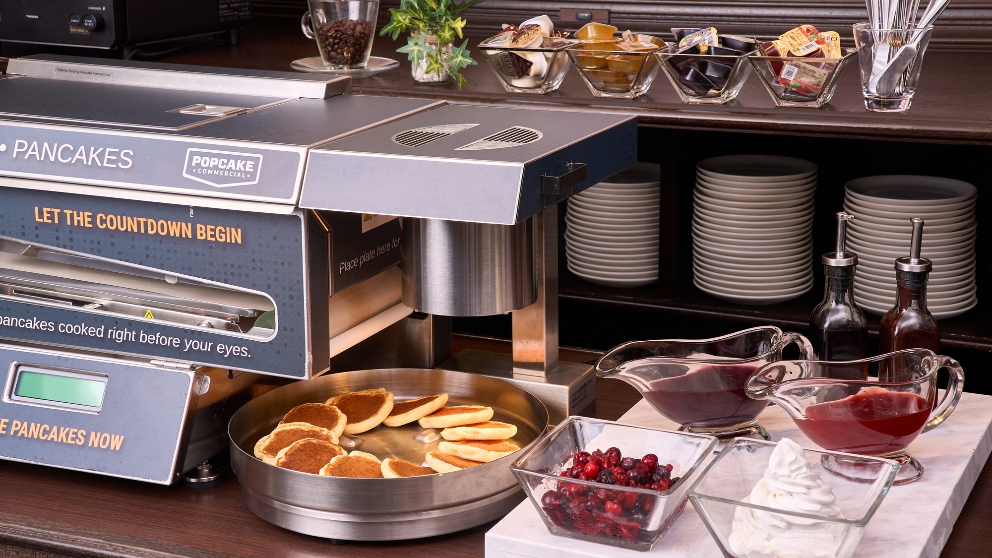 [Western breakfast buffet] Pancake machine