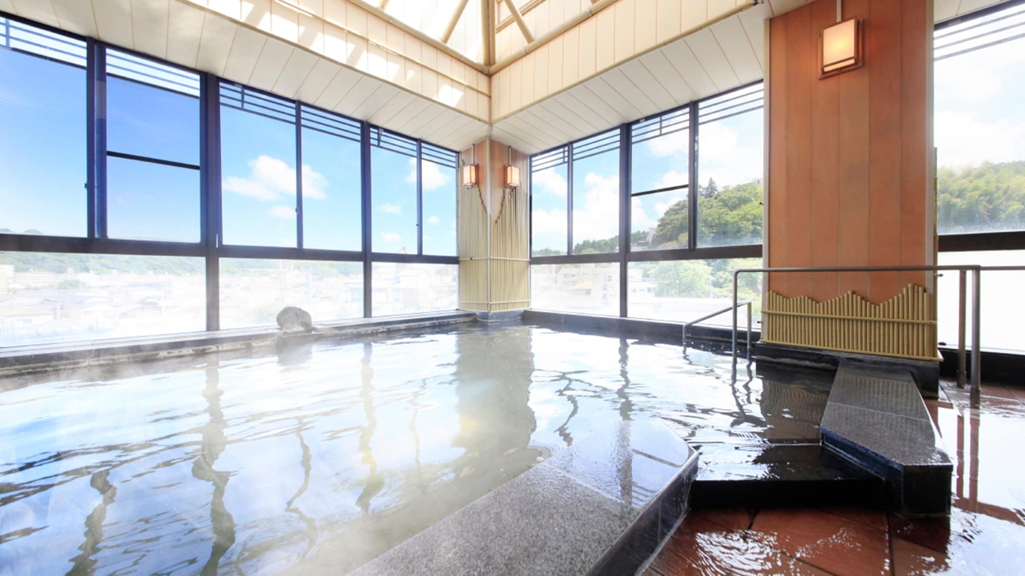 ■ Pure Japanese-style observation bath (men's bath) / Enjoy the charm of the free-flowing hot spring water in an overwhelmingly quiet environment.