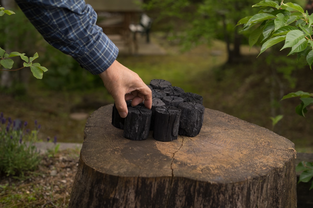 [Charcoal carefully selected by the owner]